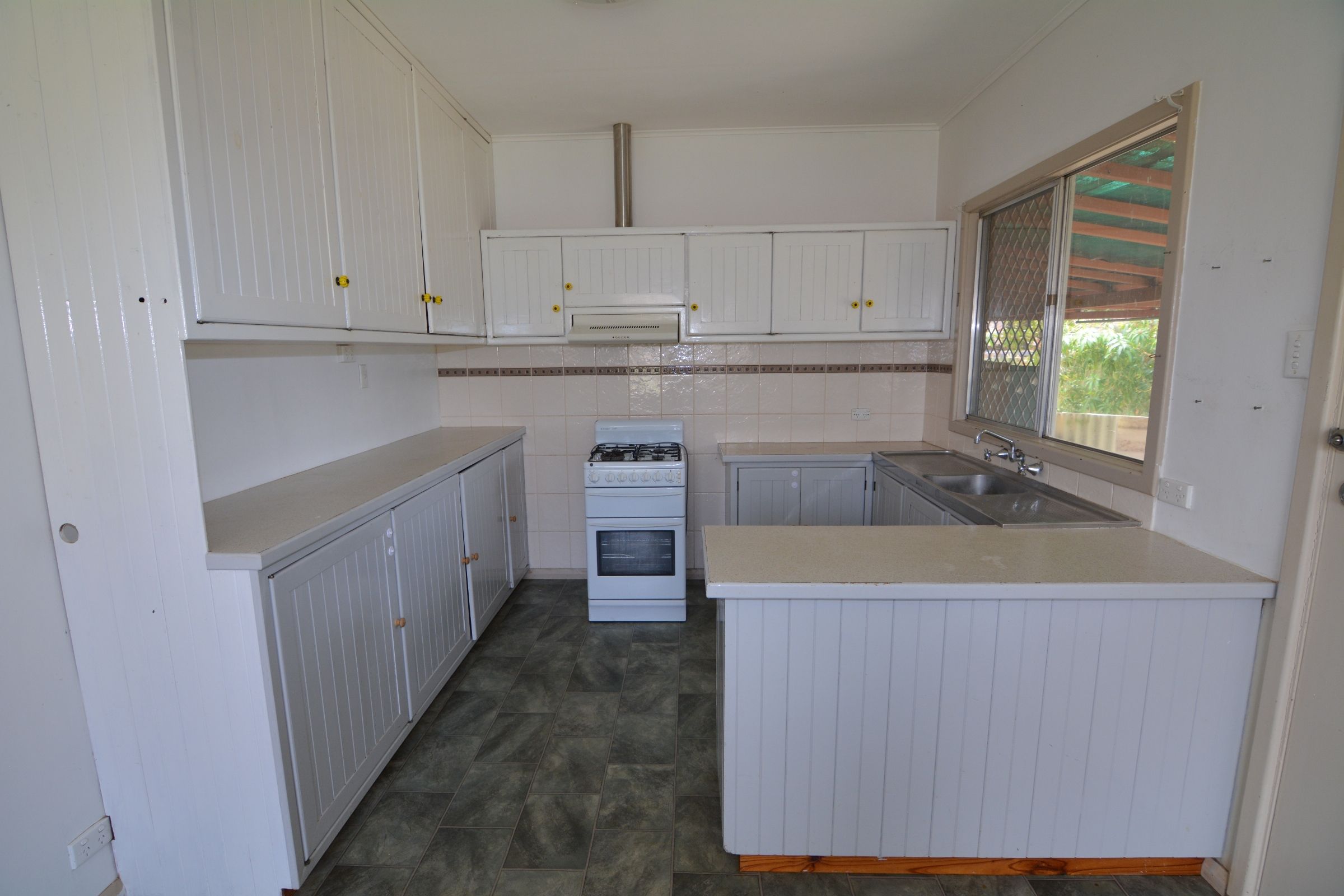 8 Gooch Street, Carnarvon, WA 6701