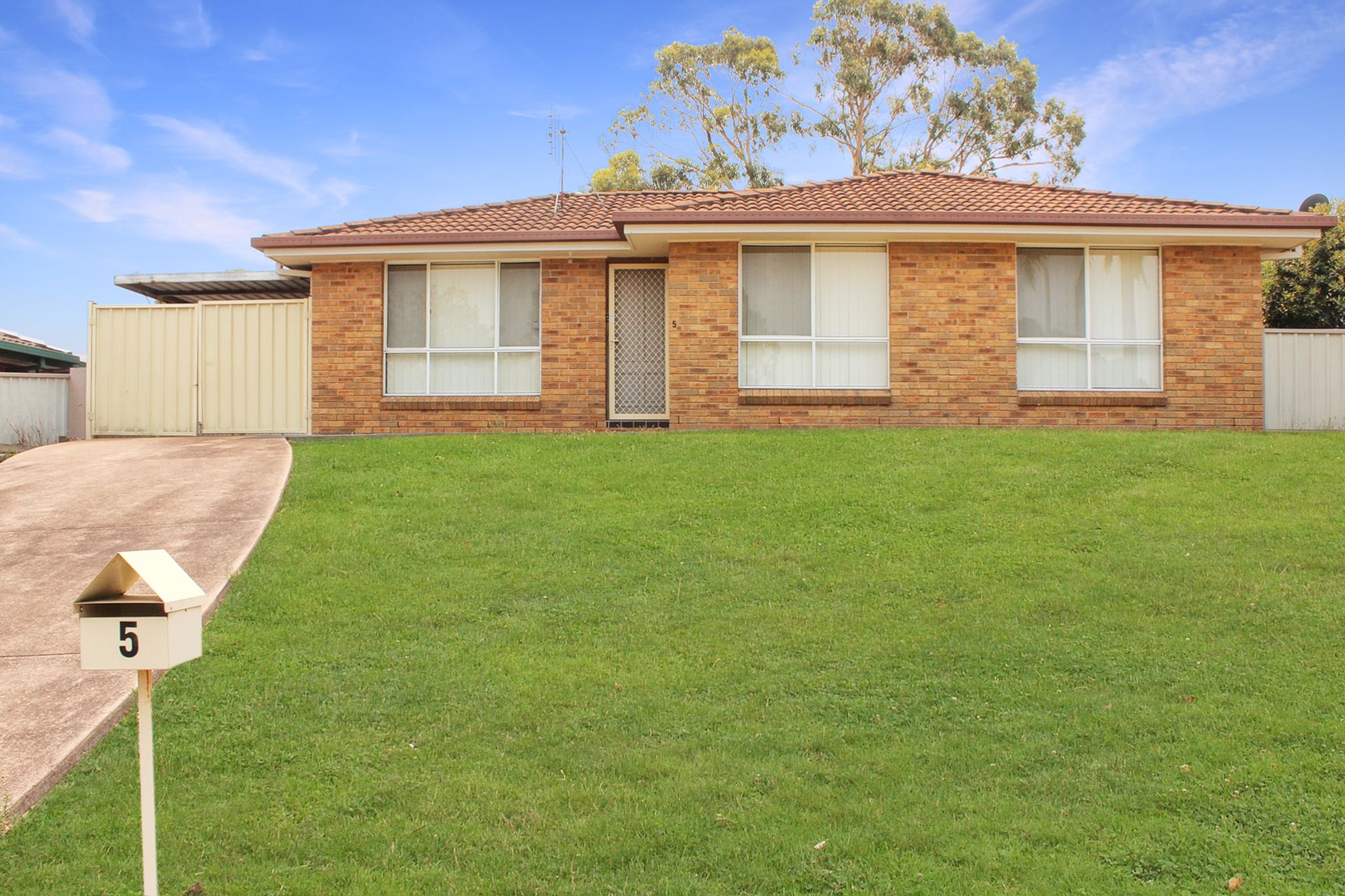 5 Denman Way, Booragul, NSW 2284