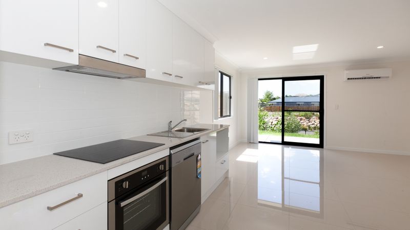 2/51 Pepper Tree Drive, Holmview, QLD 4207
