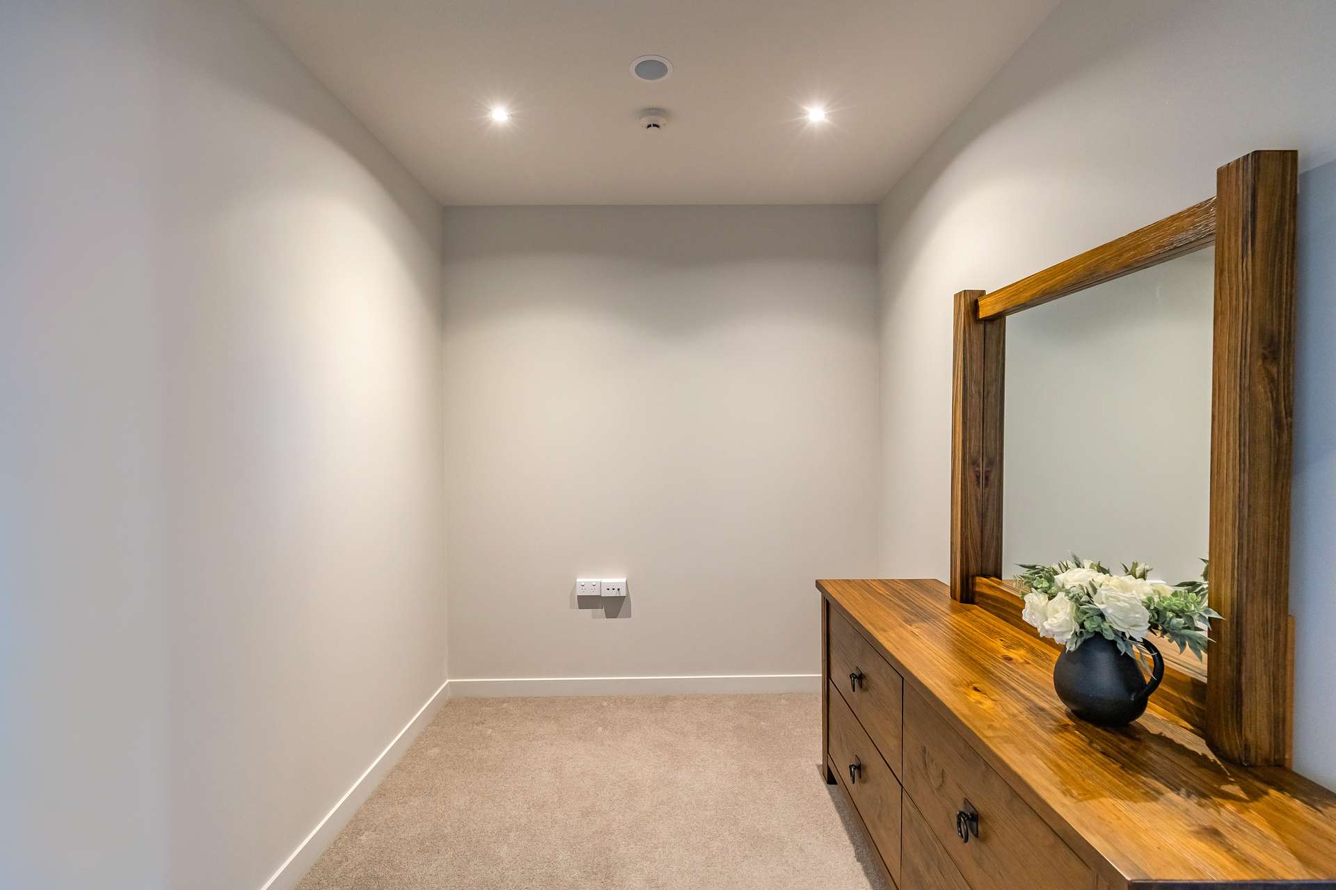 204/3 Rose Garden Lane photo 7