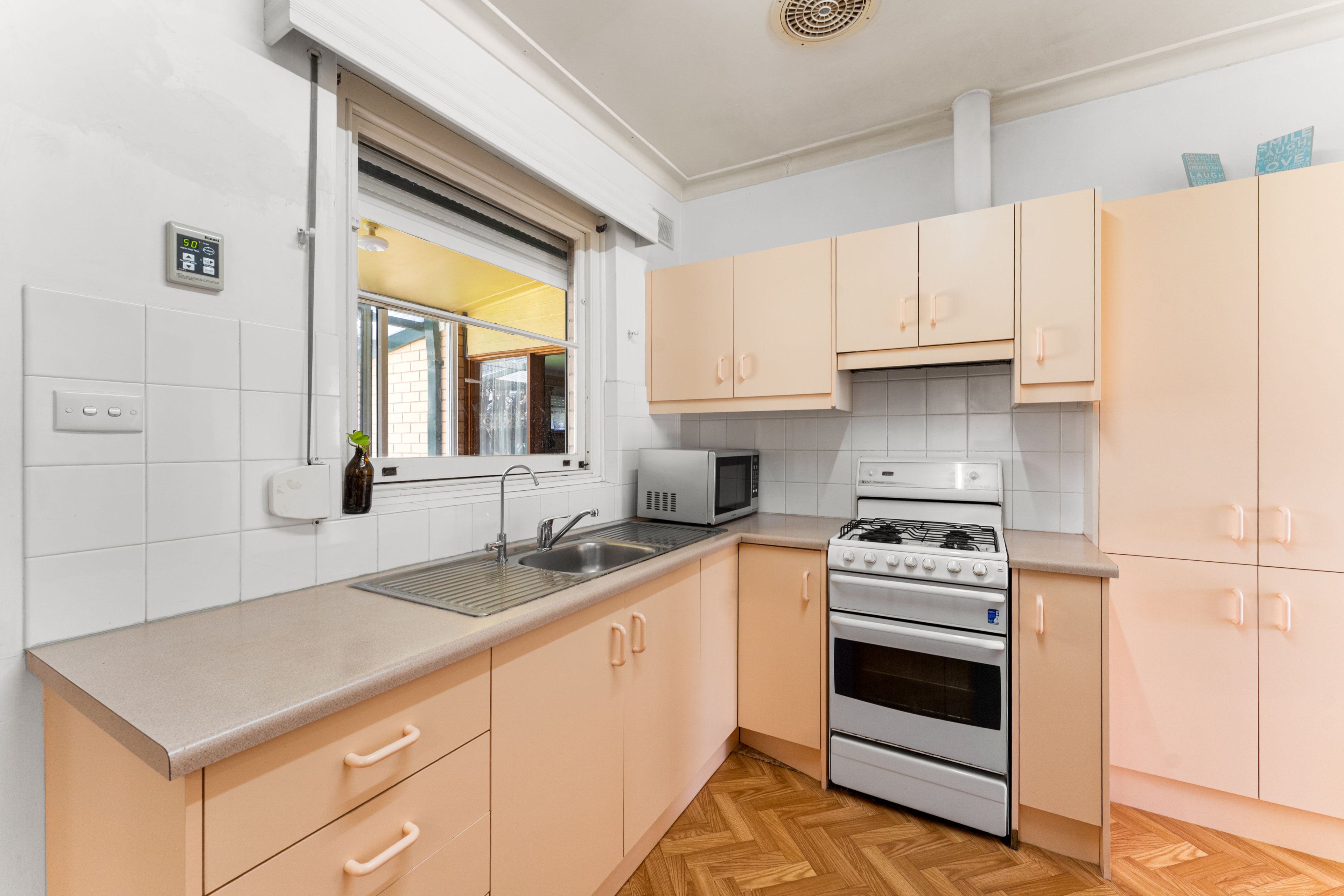 8 Hallville Street — photo 6 of 16