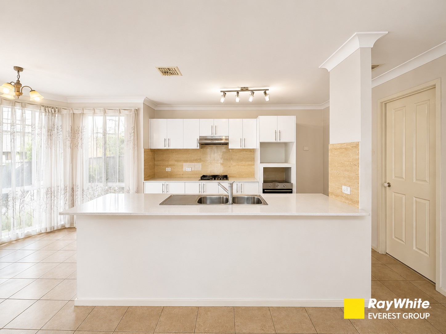 8 Perkins Drive, Kellyville, NSW 2155