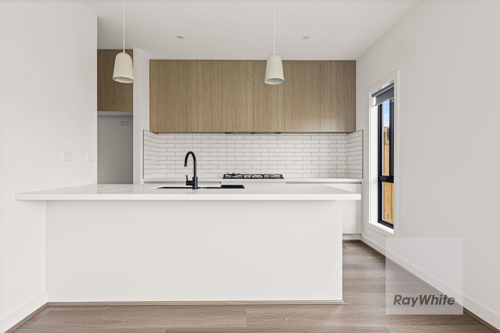 27 Petersfield Way — photo 4 of 11