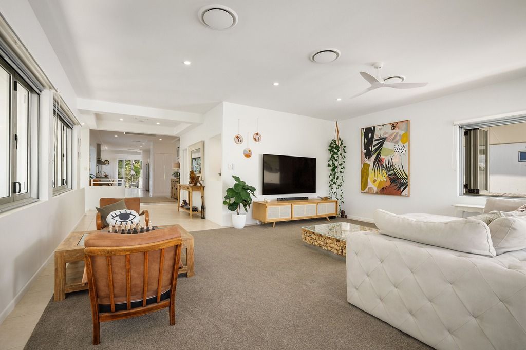 16 Ventura Road, Mermaid Beach, QLD 4218