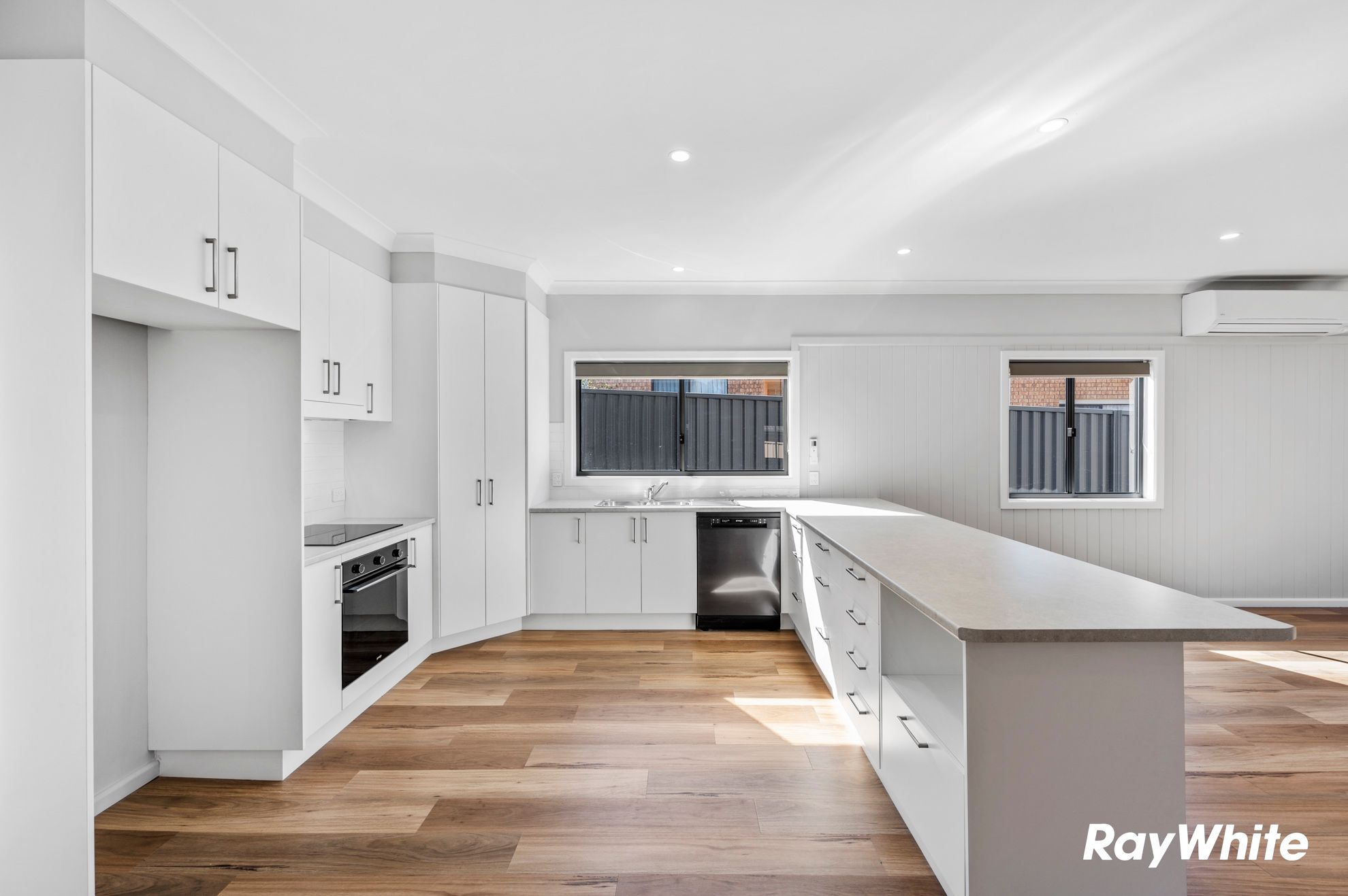 22 Anderson Street — photo 7 of 27