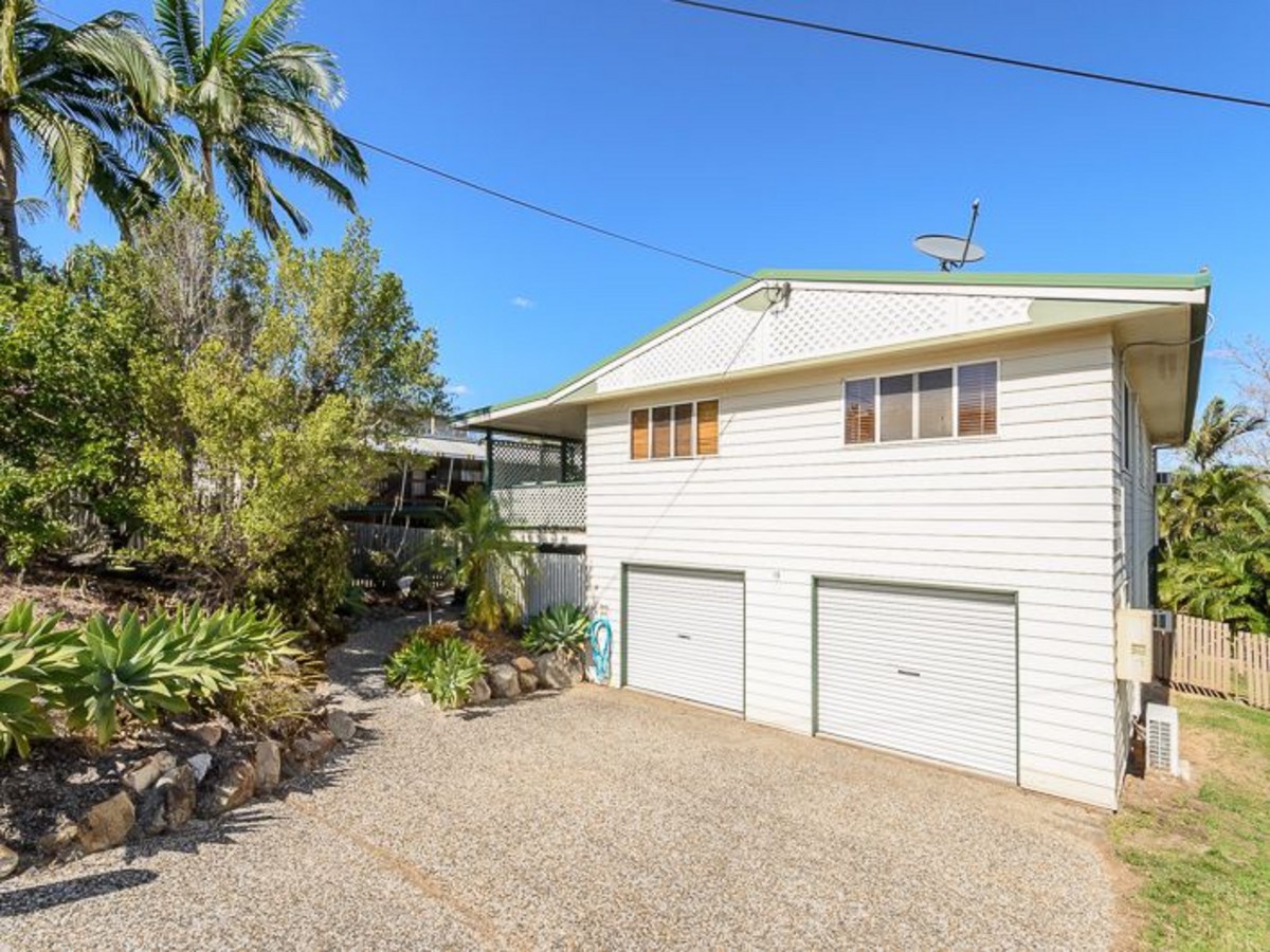 15 Butler Street, New Auckland, QLD 4680