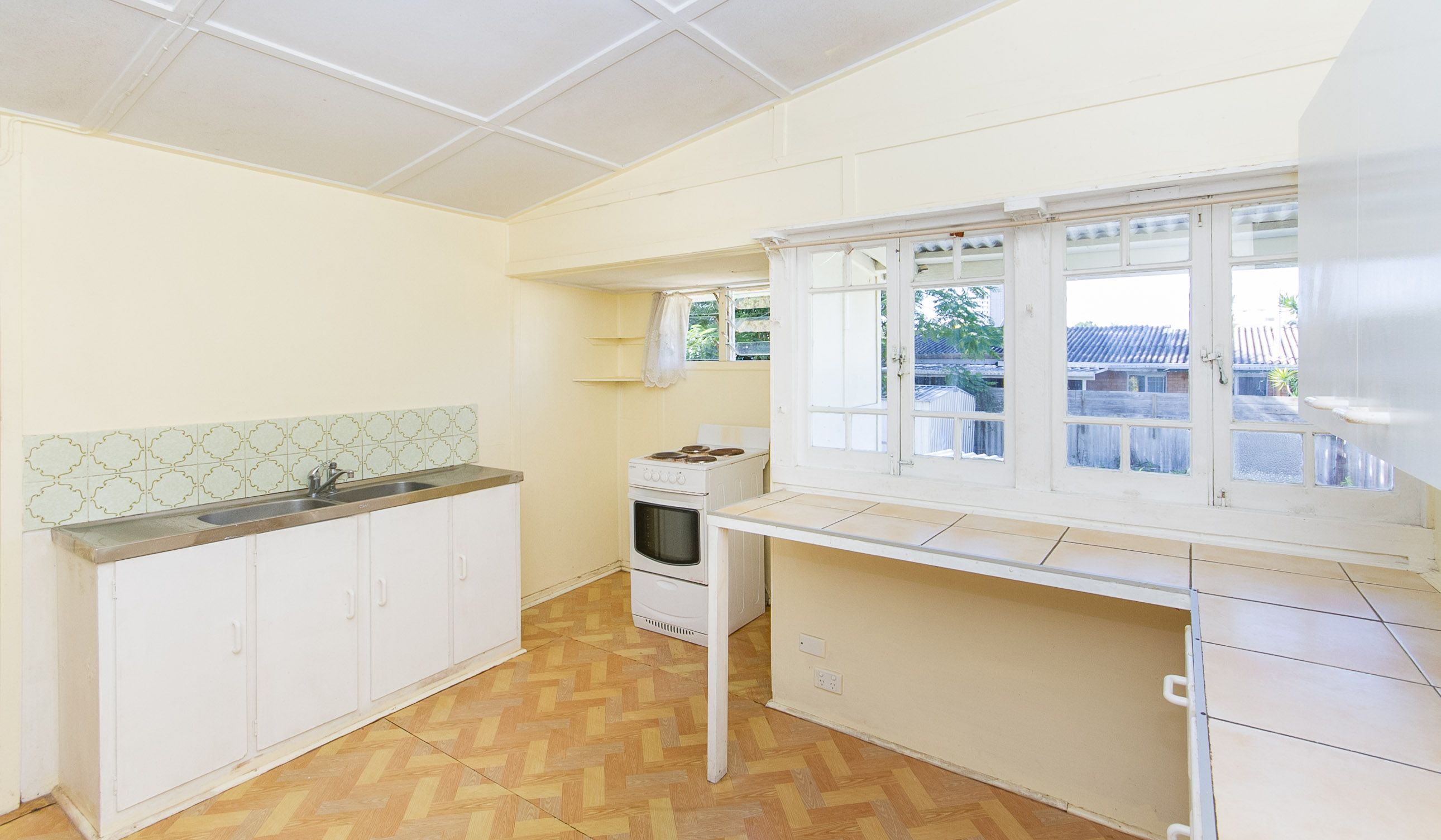 21 ECHLIN Street, Labrador, QLD 4215