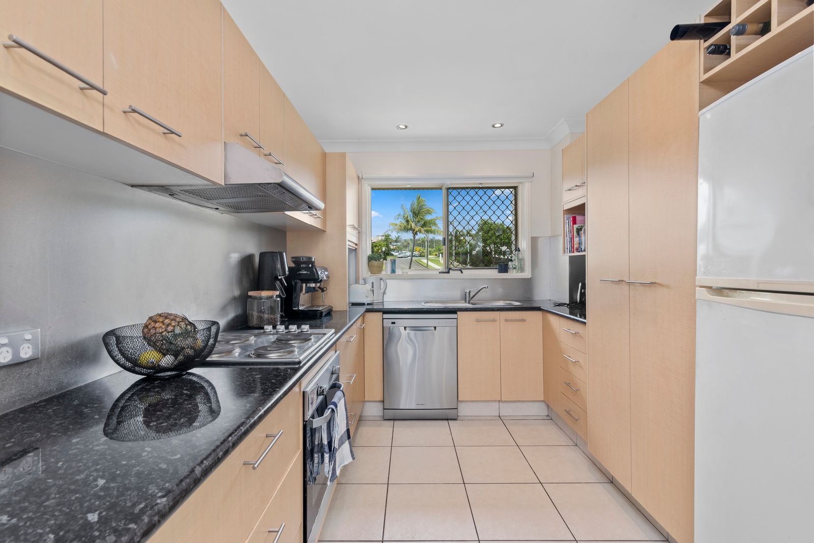 10 Wade Street, Tugun QLD 4224
