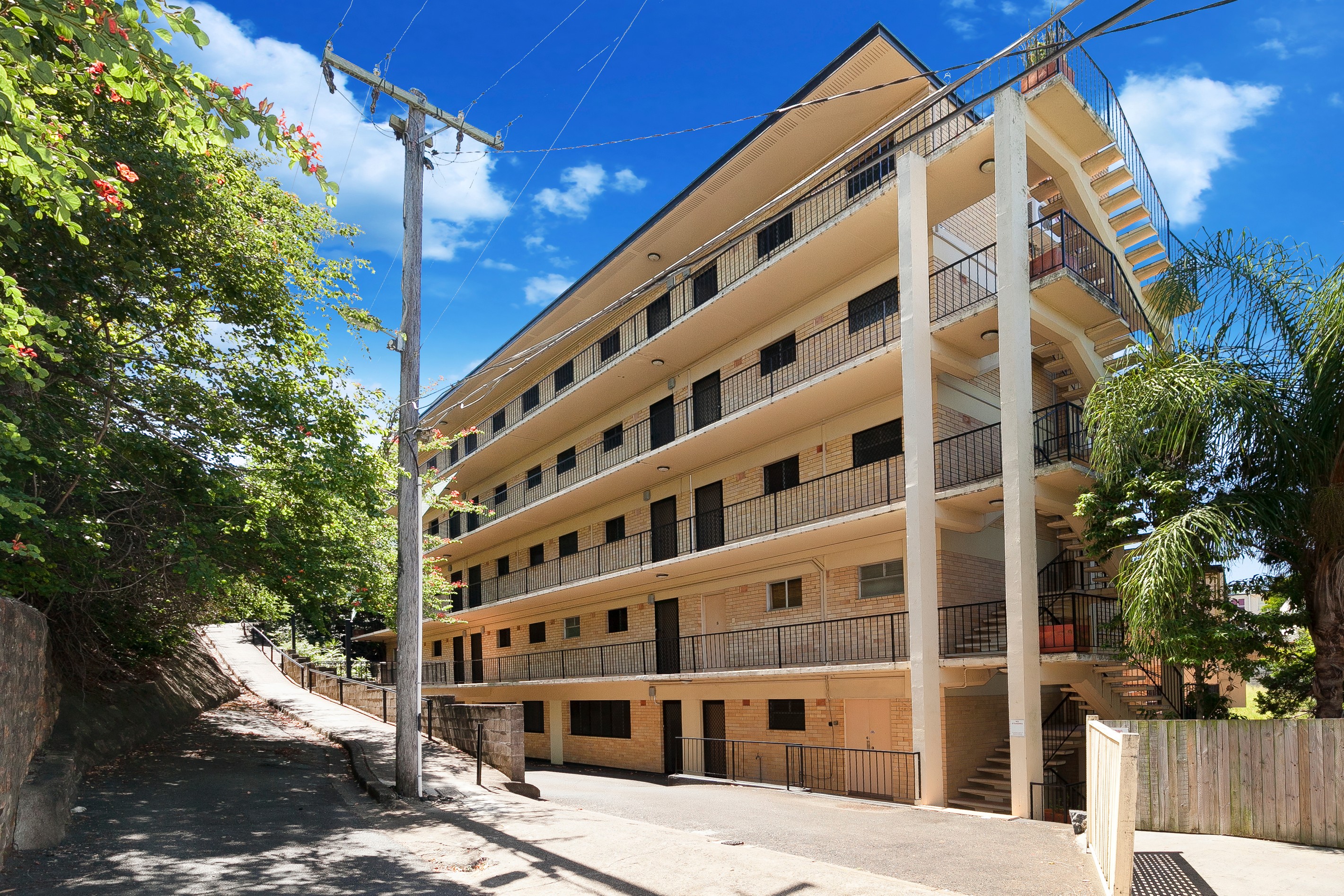 2/76 Gladstone Road, Highgate Hill, QLD 4101