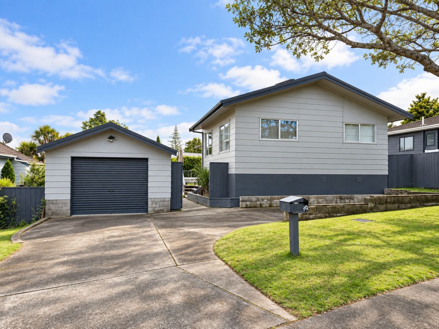 11 Sunward Rise, Glenfield, North Shore City