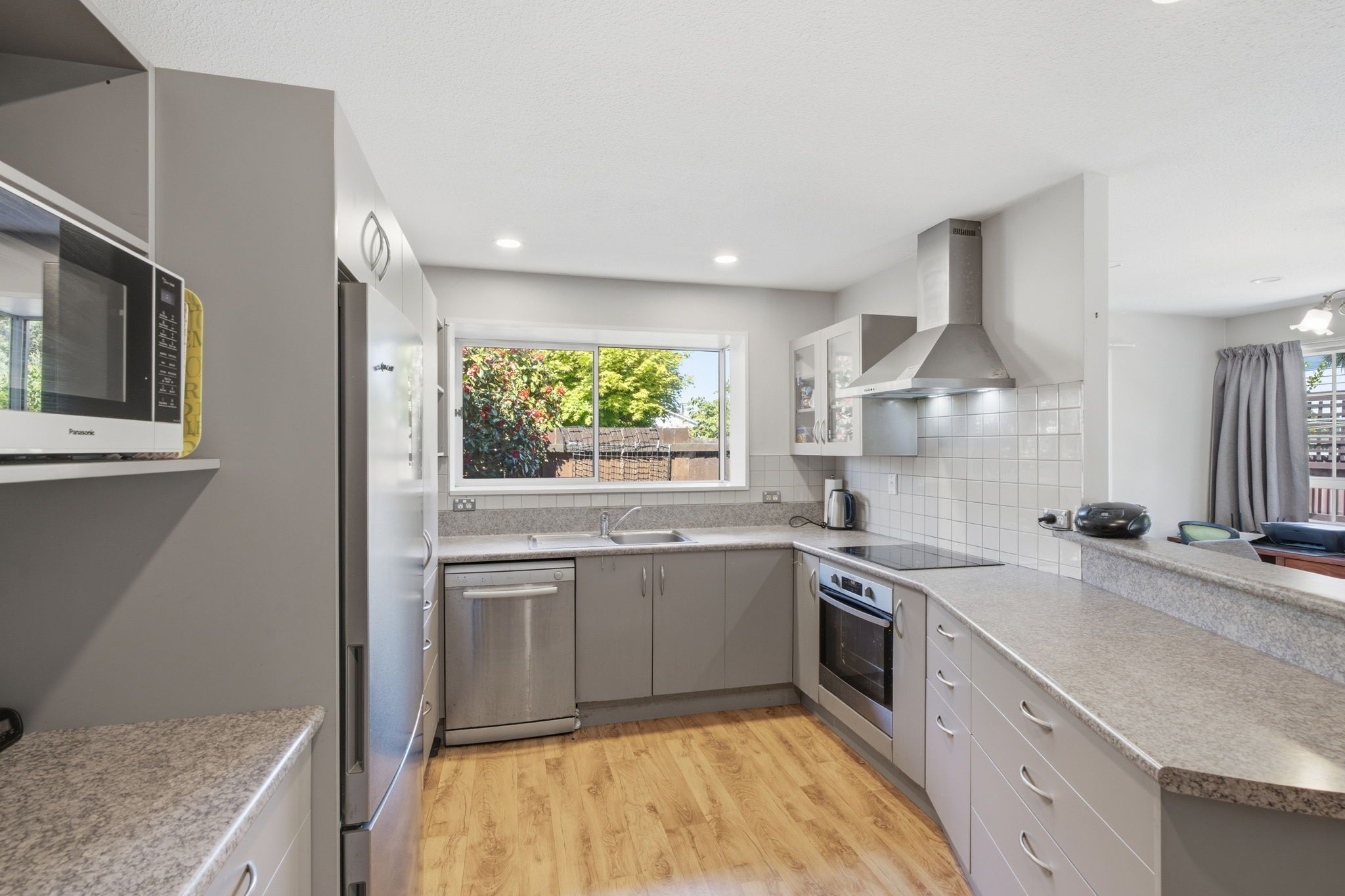 2/3 Gregory Avenue, Islington, Christchurch City
