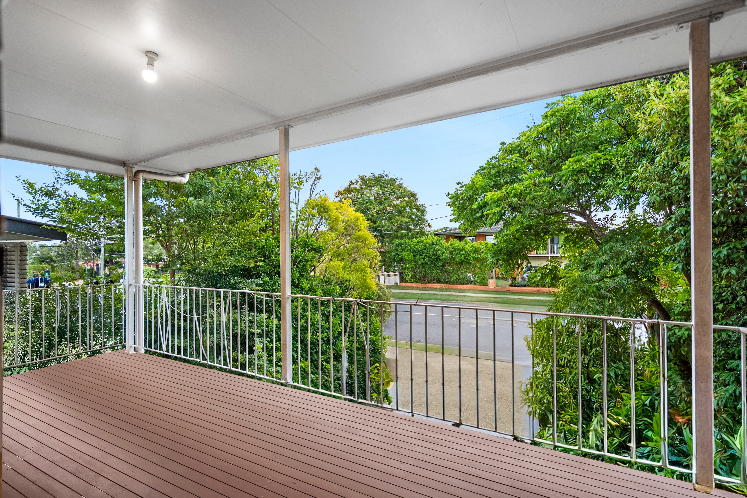 304 South Station Road, Raceview, QLD 4305
