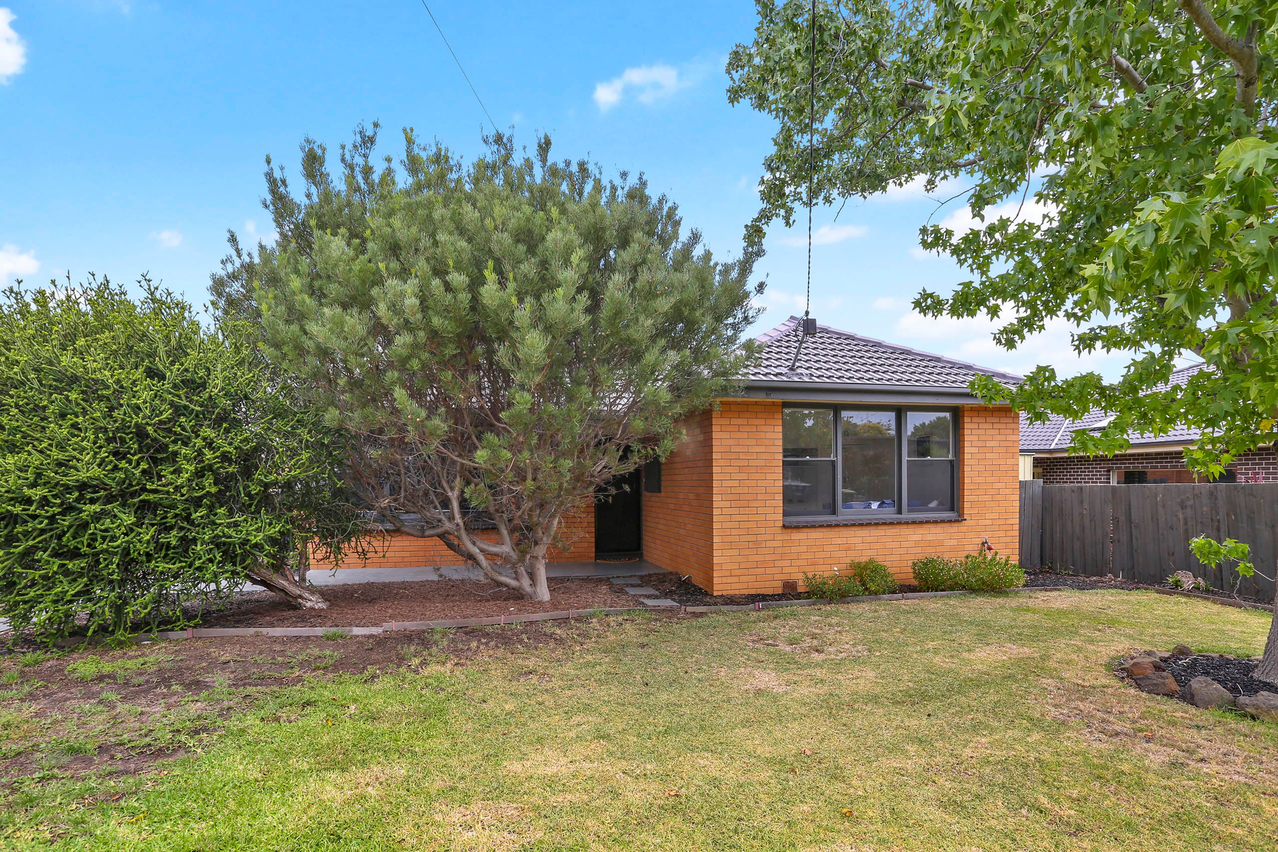 1 Kinther Court, Highton, VIC 3216