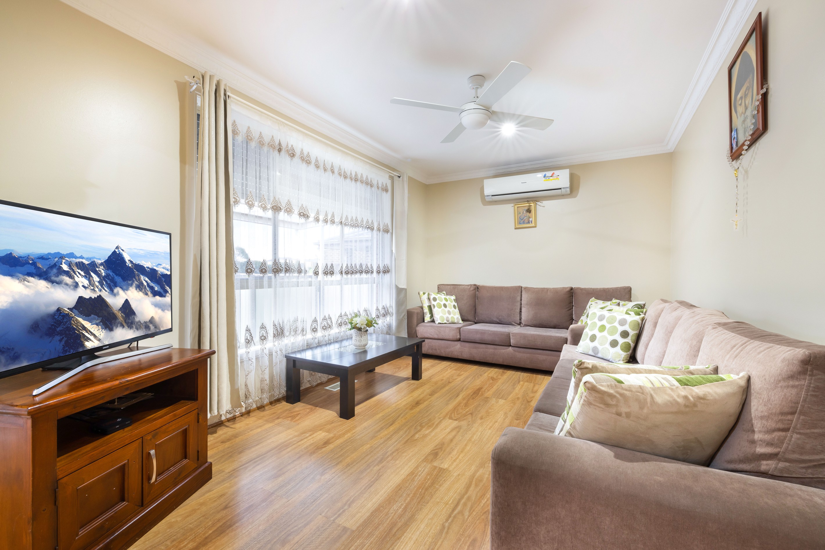 145 Malmsbury Drive, Meadow Heights, VIC 3048