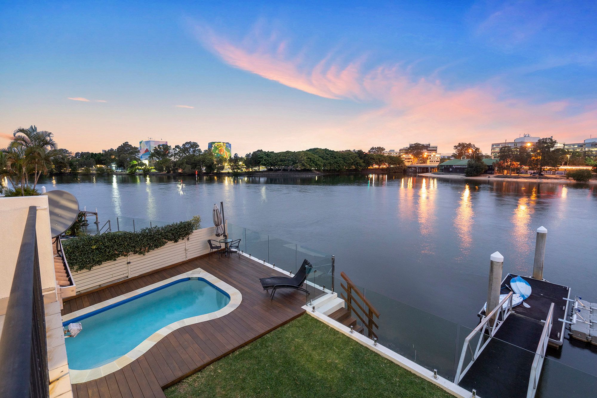 1/195 Stanhill Drive, Surfers Paradise, QLD 4217