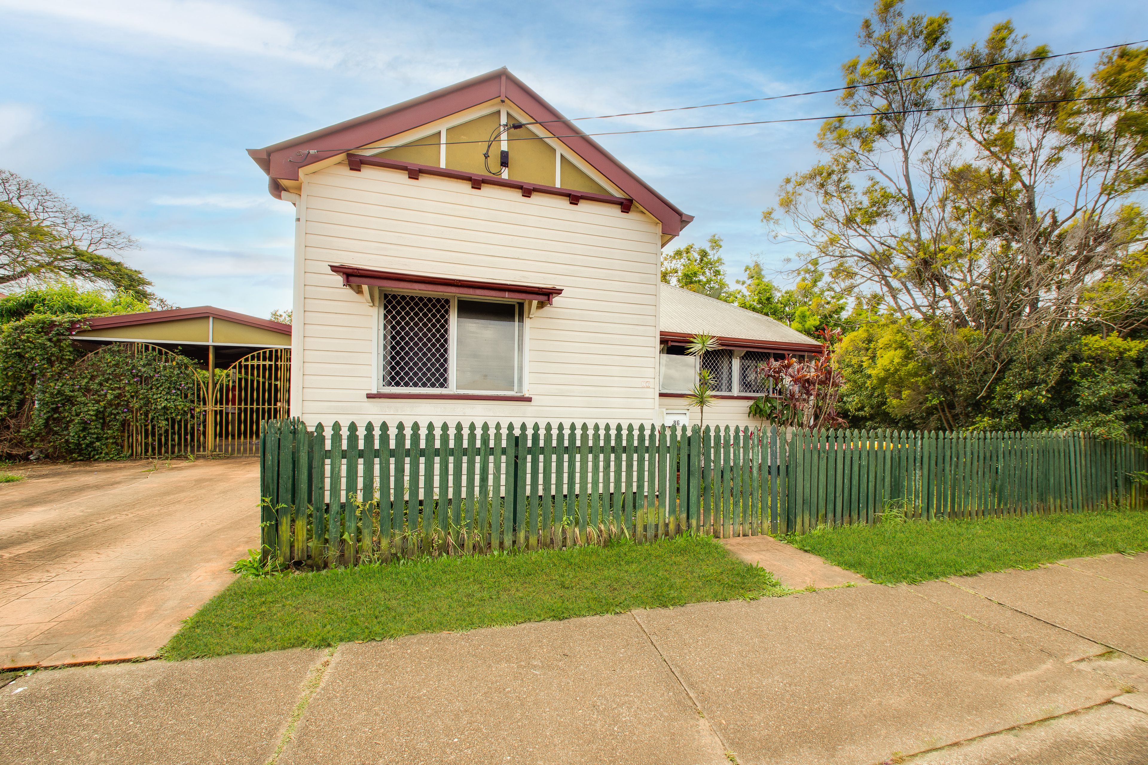 86 Blackstone Road, Silkstone, QLD 4304