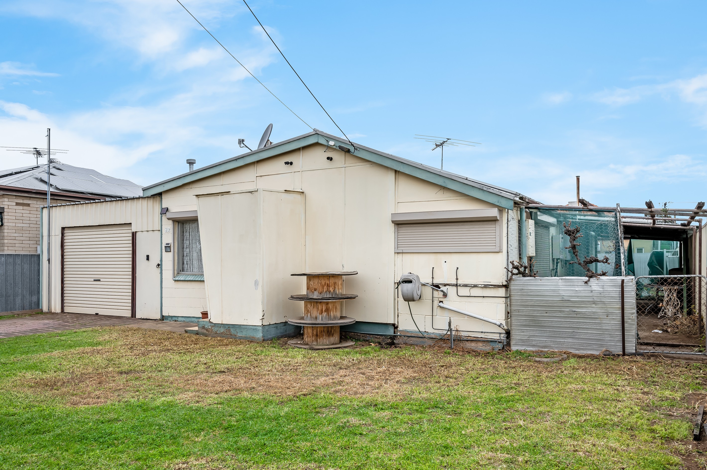 27 Fourth Street, Wingfield, SA 5013