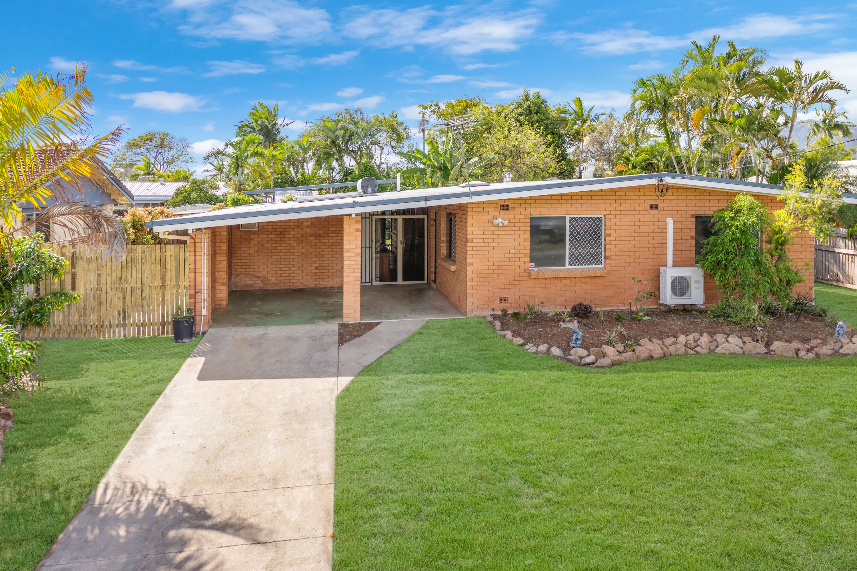 23 Banksia Street, Kirwan, QLD 4817