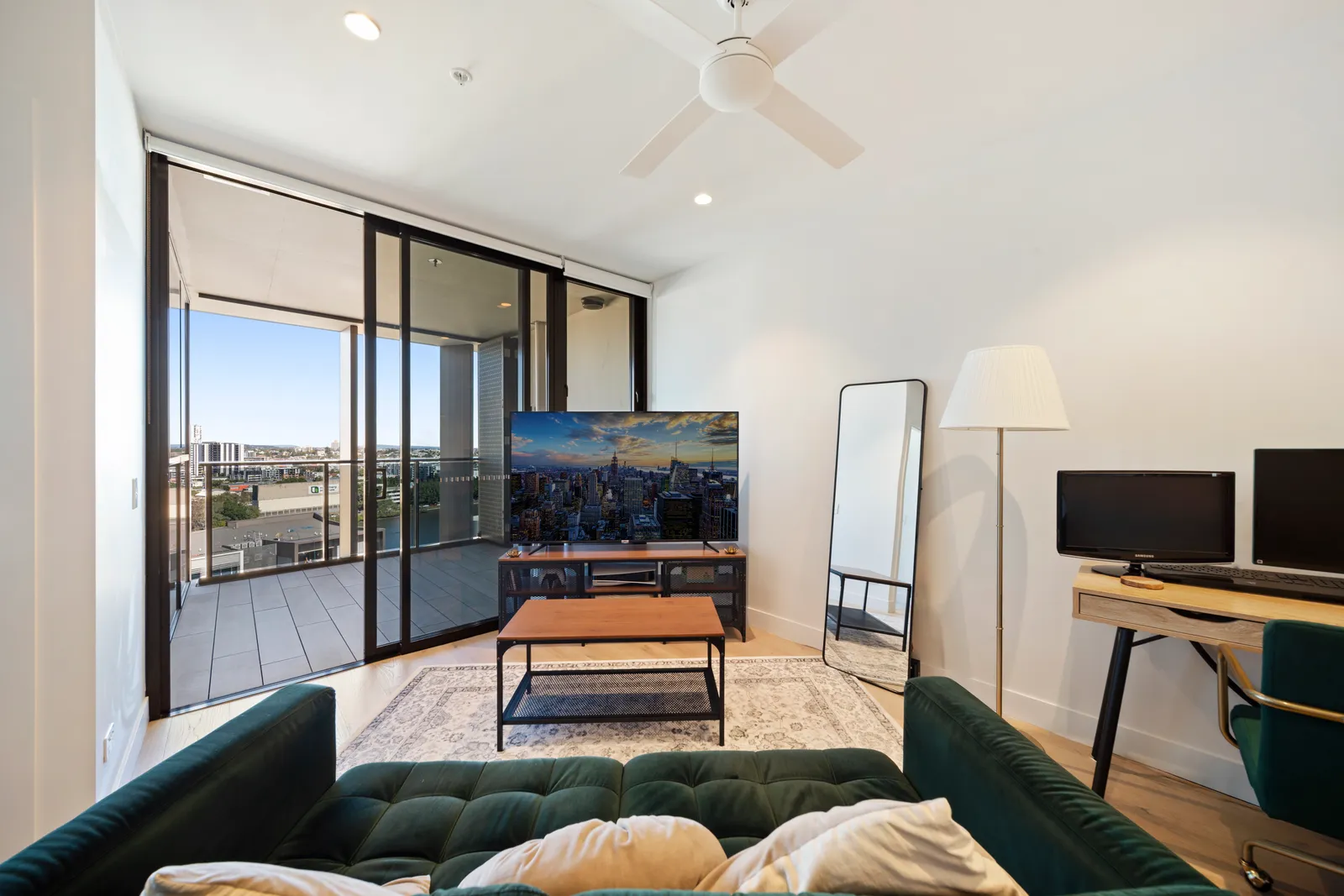 1611/19 Mcdougall Street, Milton