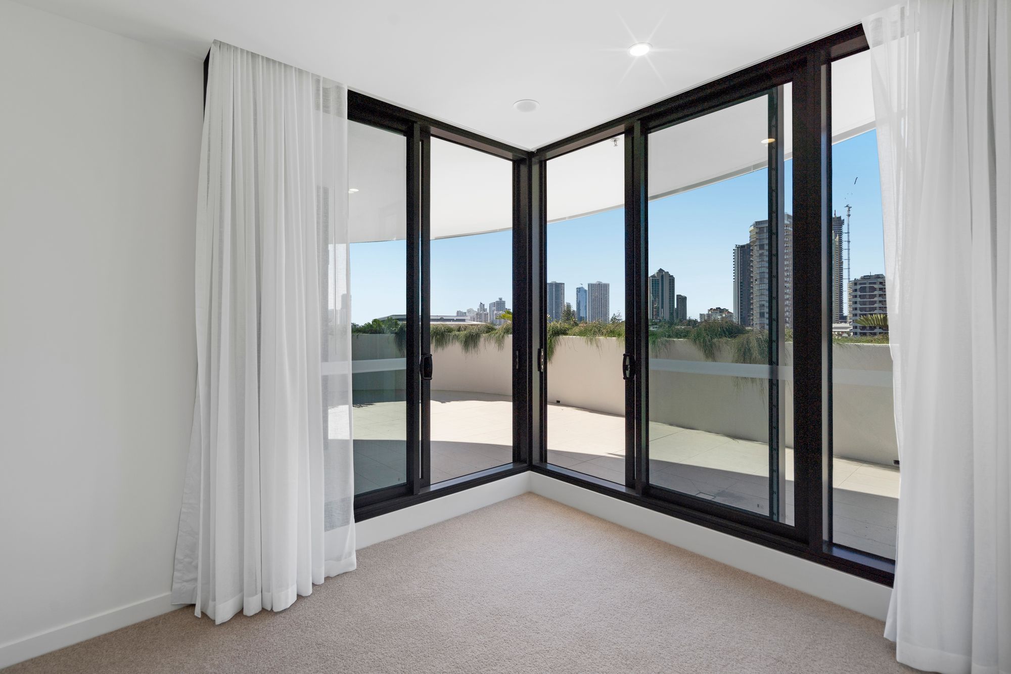 202/38 Stanhill Drive — photo 7 of 12