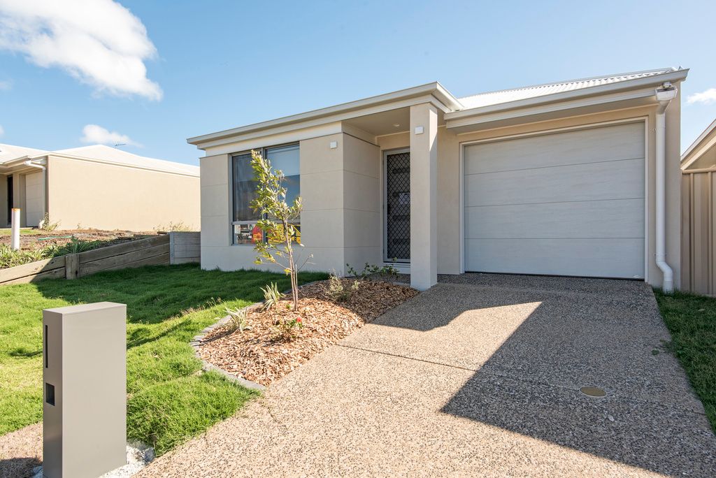 21 Minnett Street, GLENVALE, QLD 4350