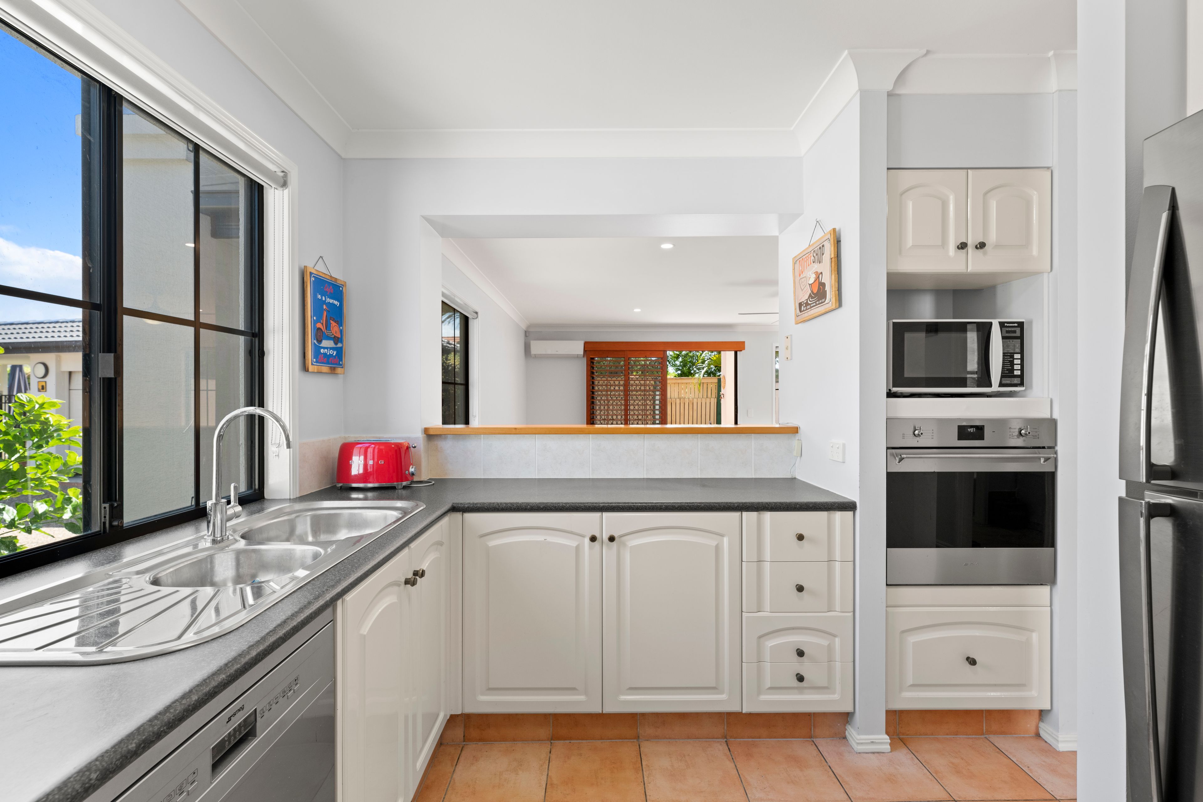 9/2-18 Beachcomber Court, Burleigh Waters, QLD 4220