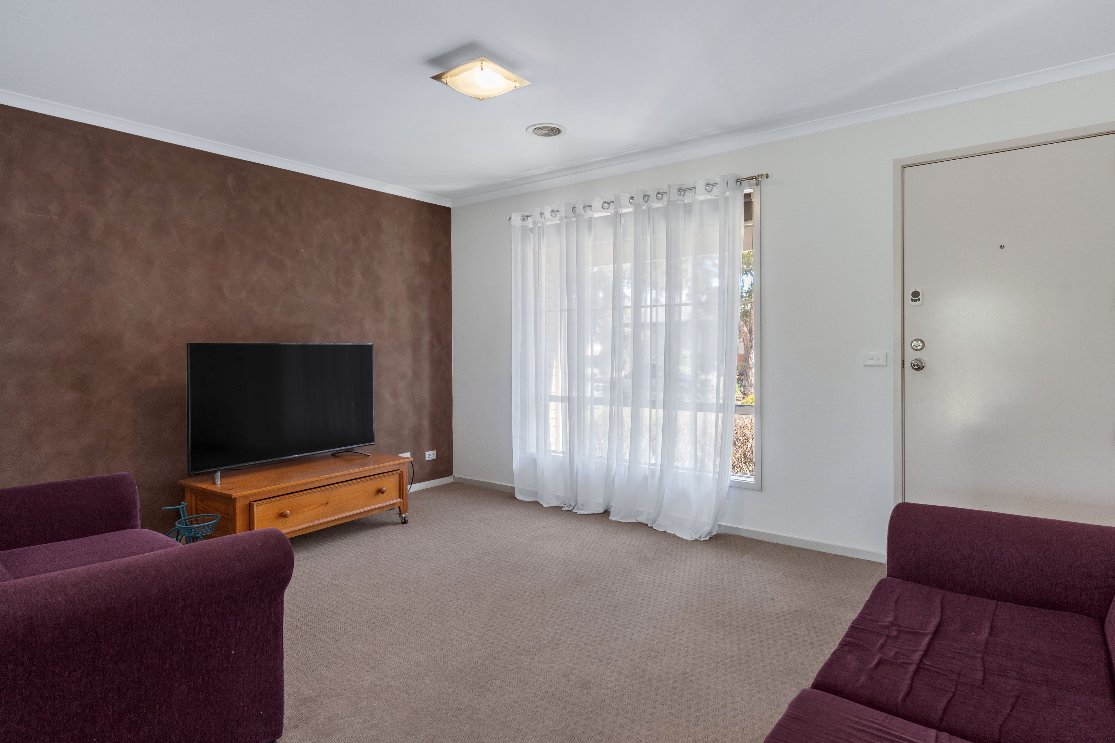 13 Dawson Crescent, MANOR LAKES, VIC 3024