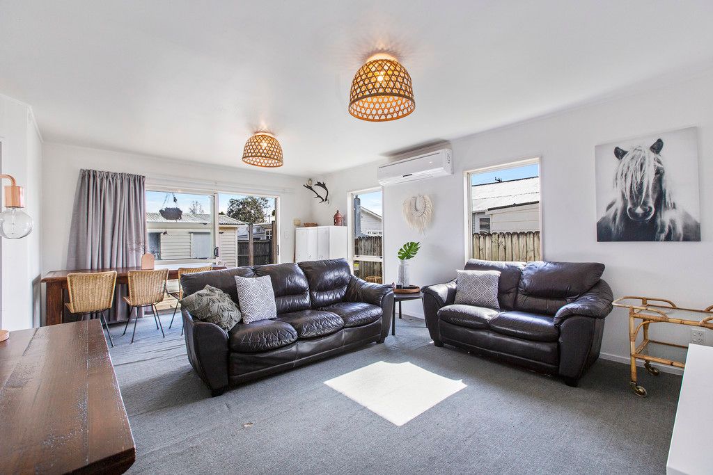 2/14 Graham Road, Conifer Grove, Manukau City