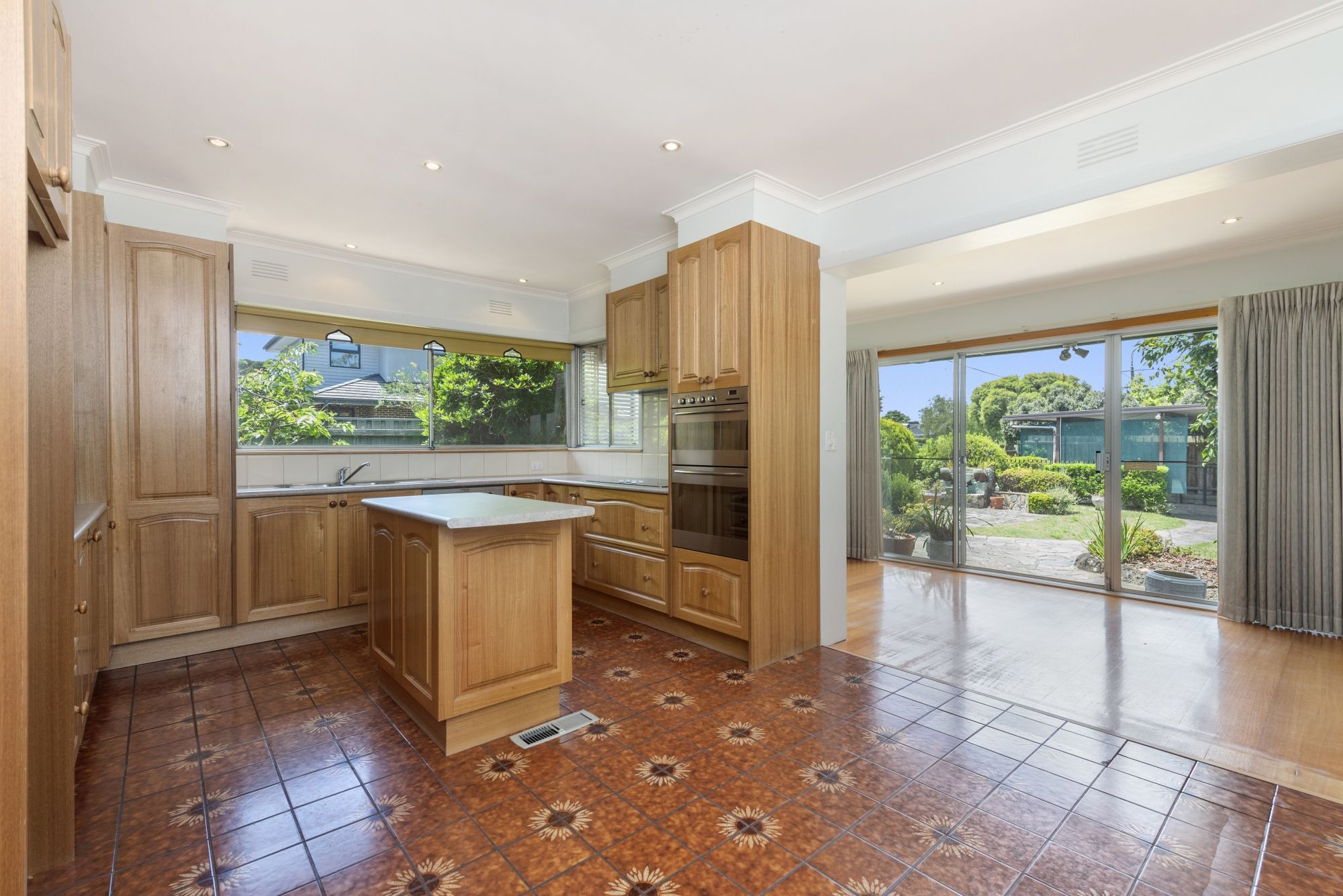 36 Doynton Parade, Mount Waverley, VIC 3149