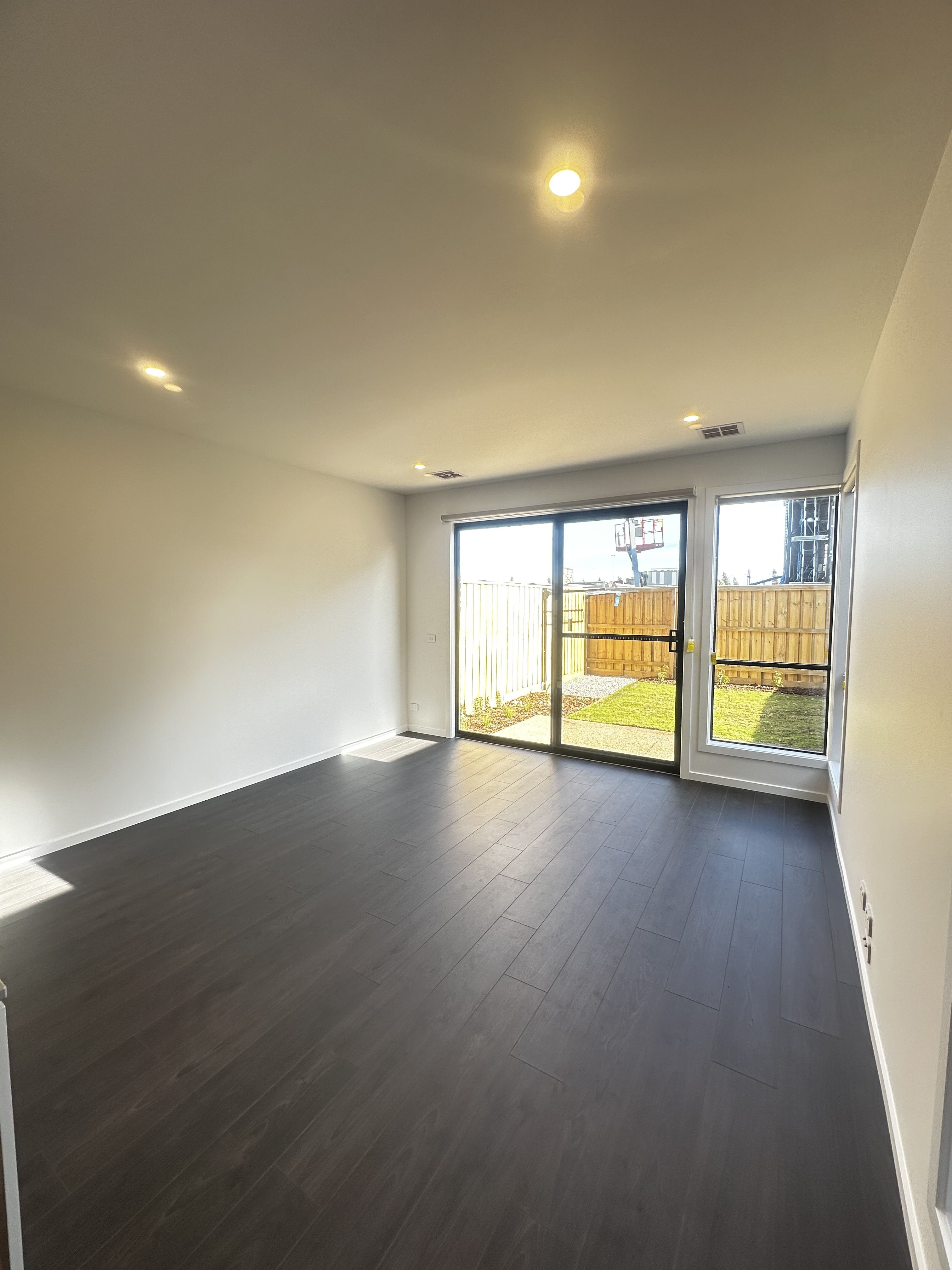 12 Plains Circuit, AINTREE, VIC 3336