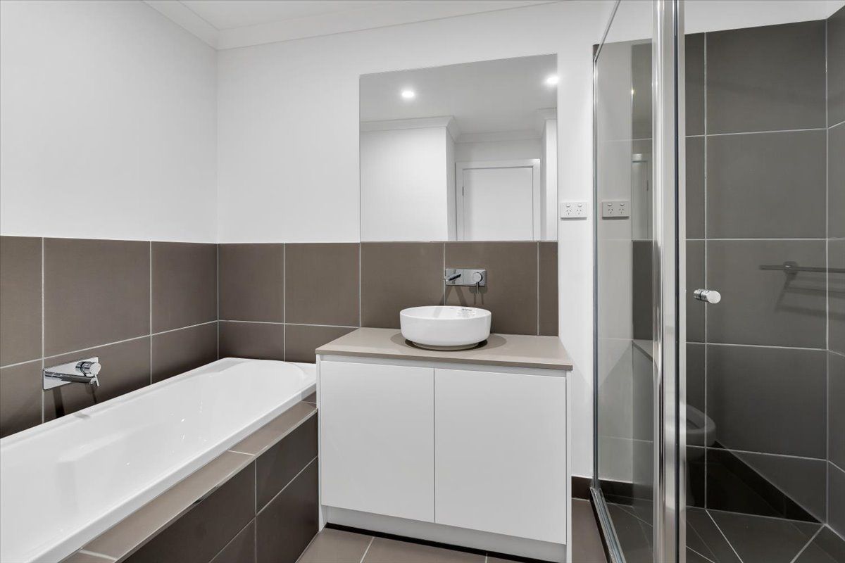 13 Cresthaven Road — photo 8 of 10
