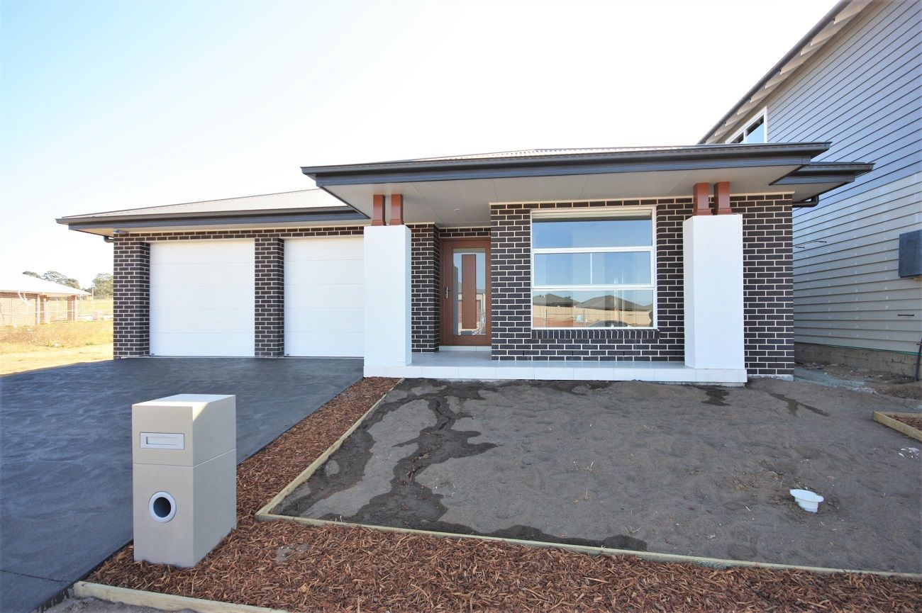 132 Hampshire Boulevard, Spring Farm, NSW 2570