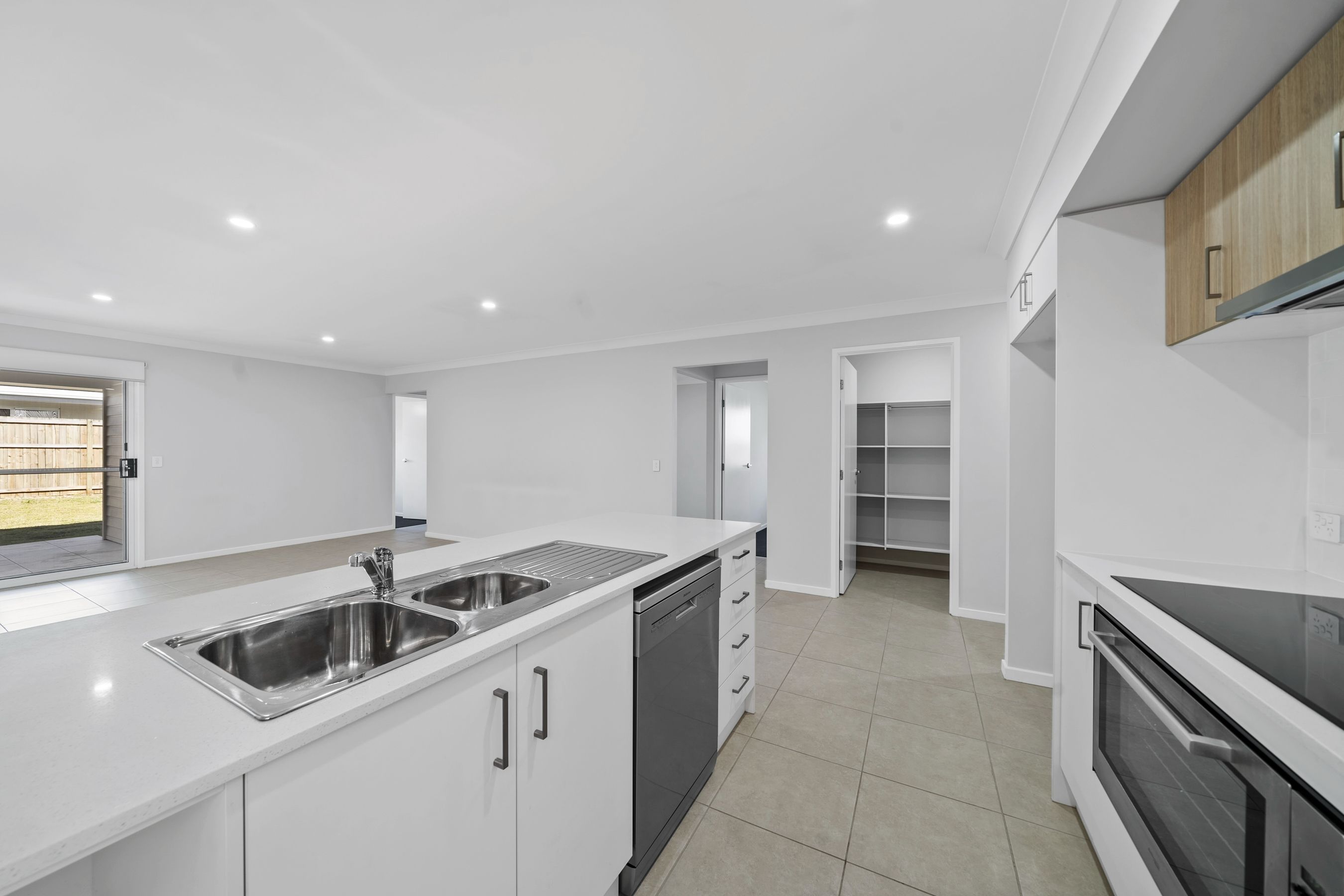 6 Capricorn Street, FLAGSTONE QLD 4280