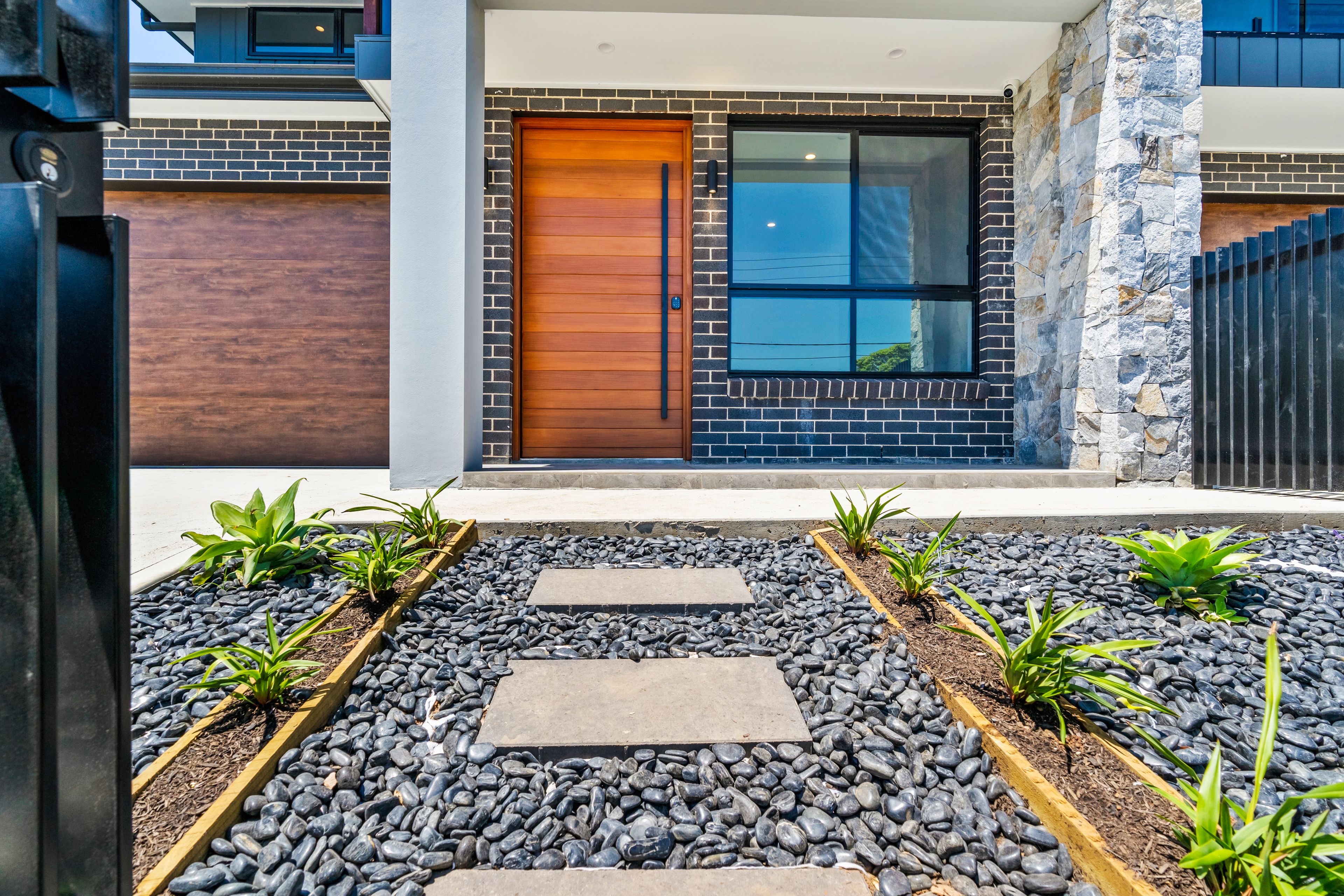 1/2 Dunmore Crescent, Casula, NSW 2170