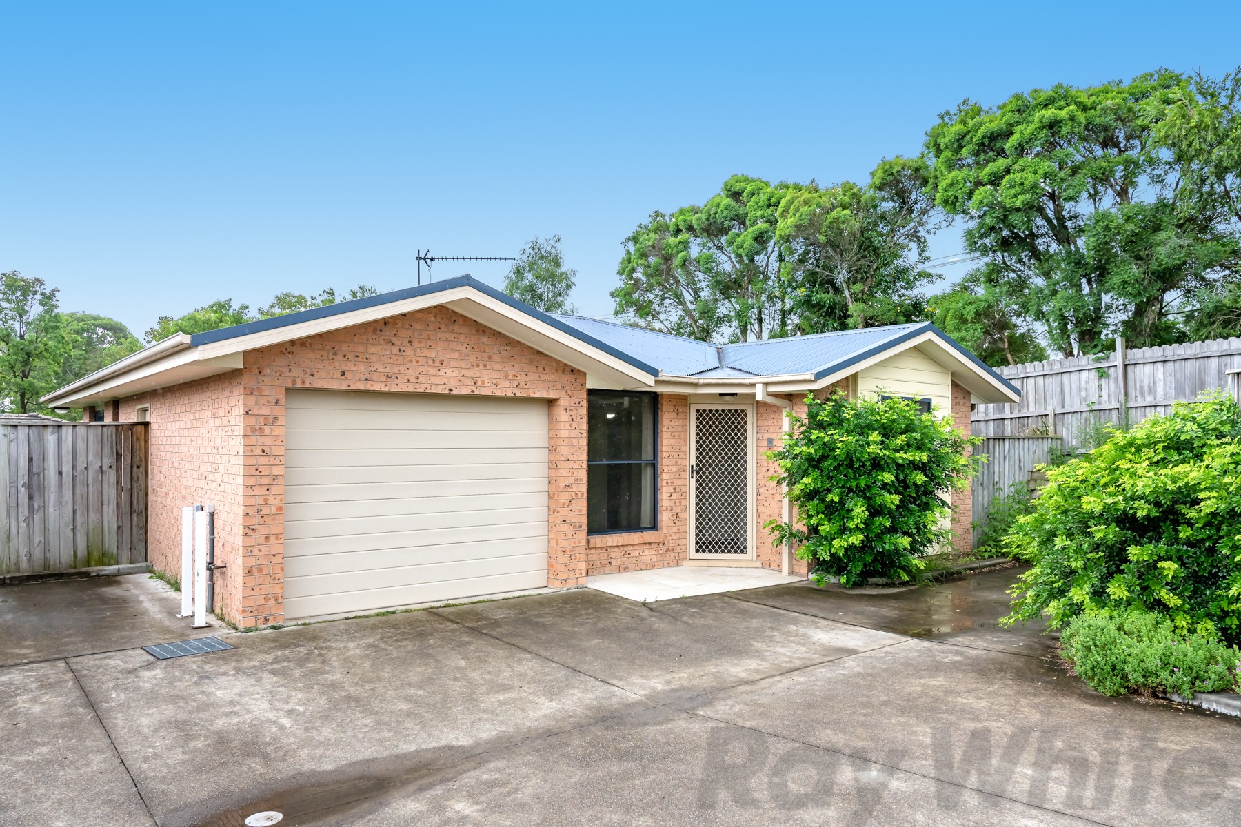 2/21 Hillview Avenue, Dungog, NSW 2420