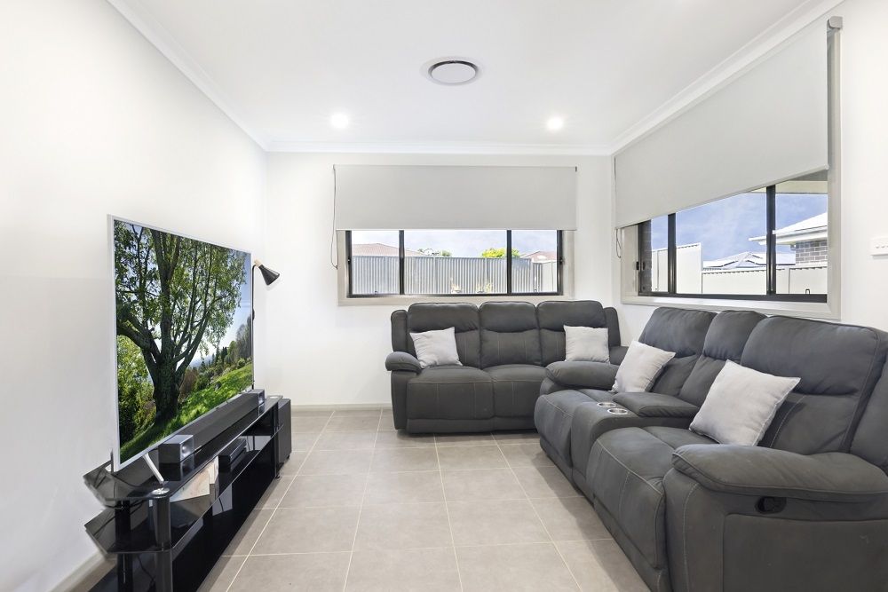 7 Epaulet Circuit, JORDAN SPRINGS, NSW 2747