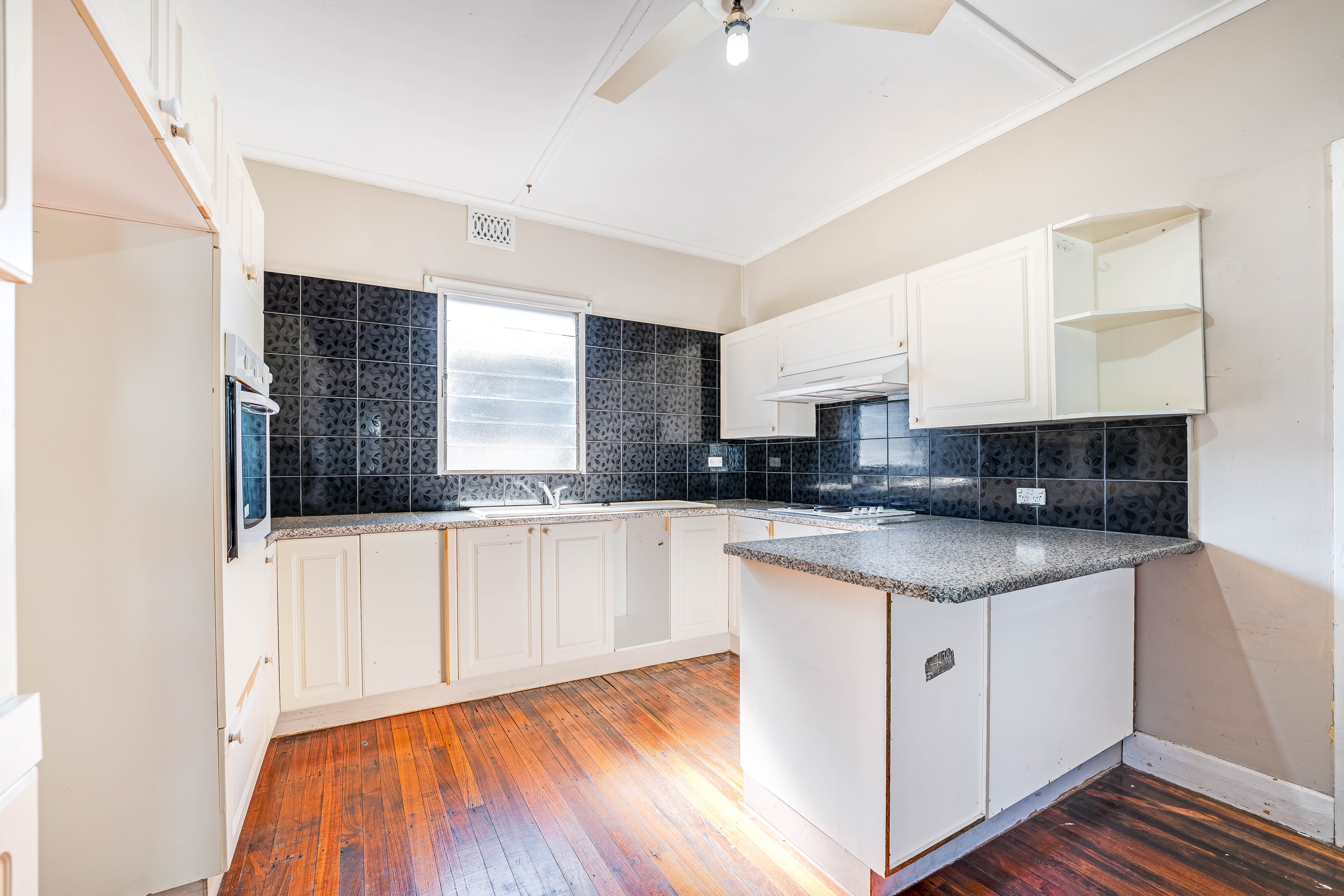 1040 Caratel Street — photo 6 of 17