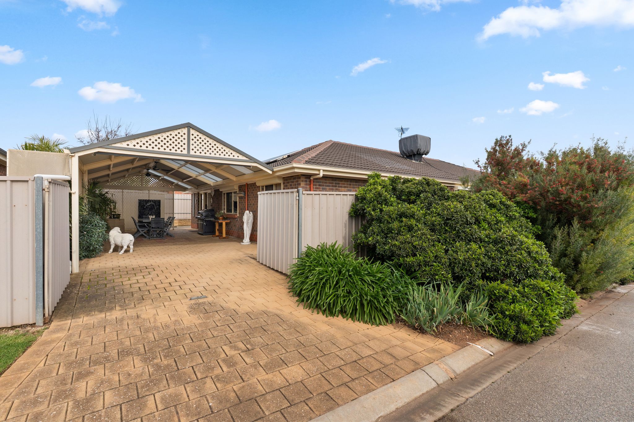 35 Rossiter Drive — photo 11 of 12