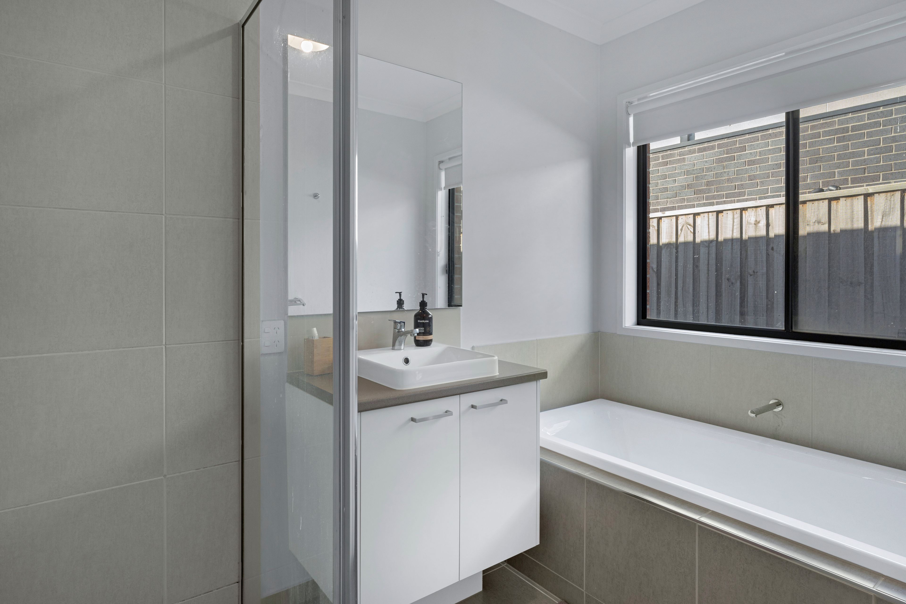 6 Lamaro Way — photo 7 of 10