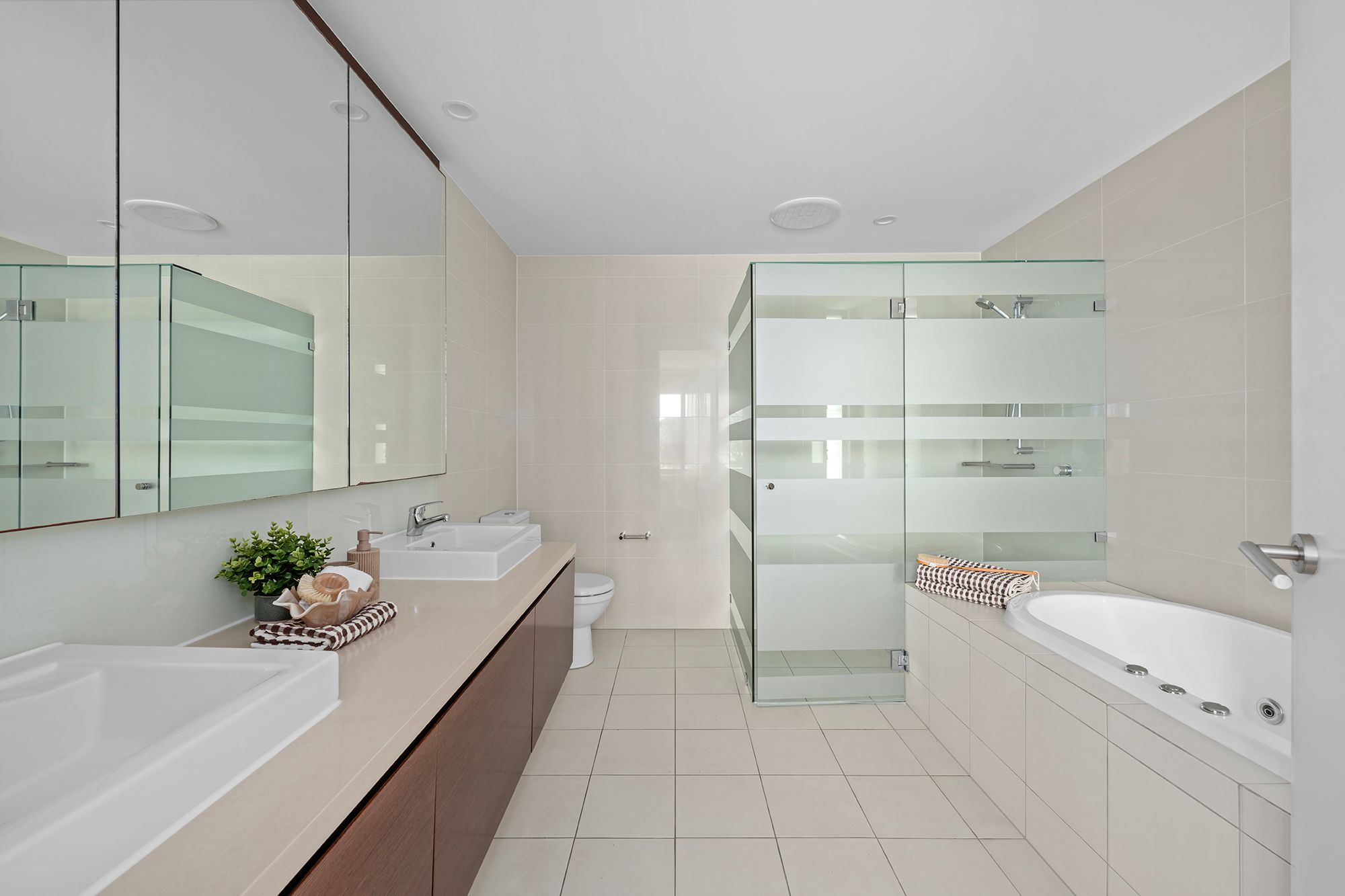 7520 Springfield Drive — photo 14 of 21