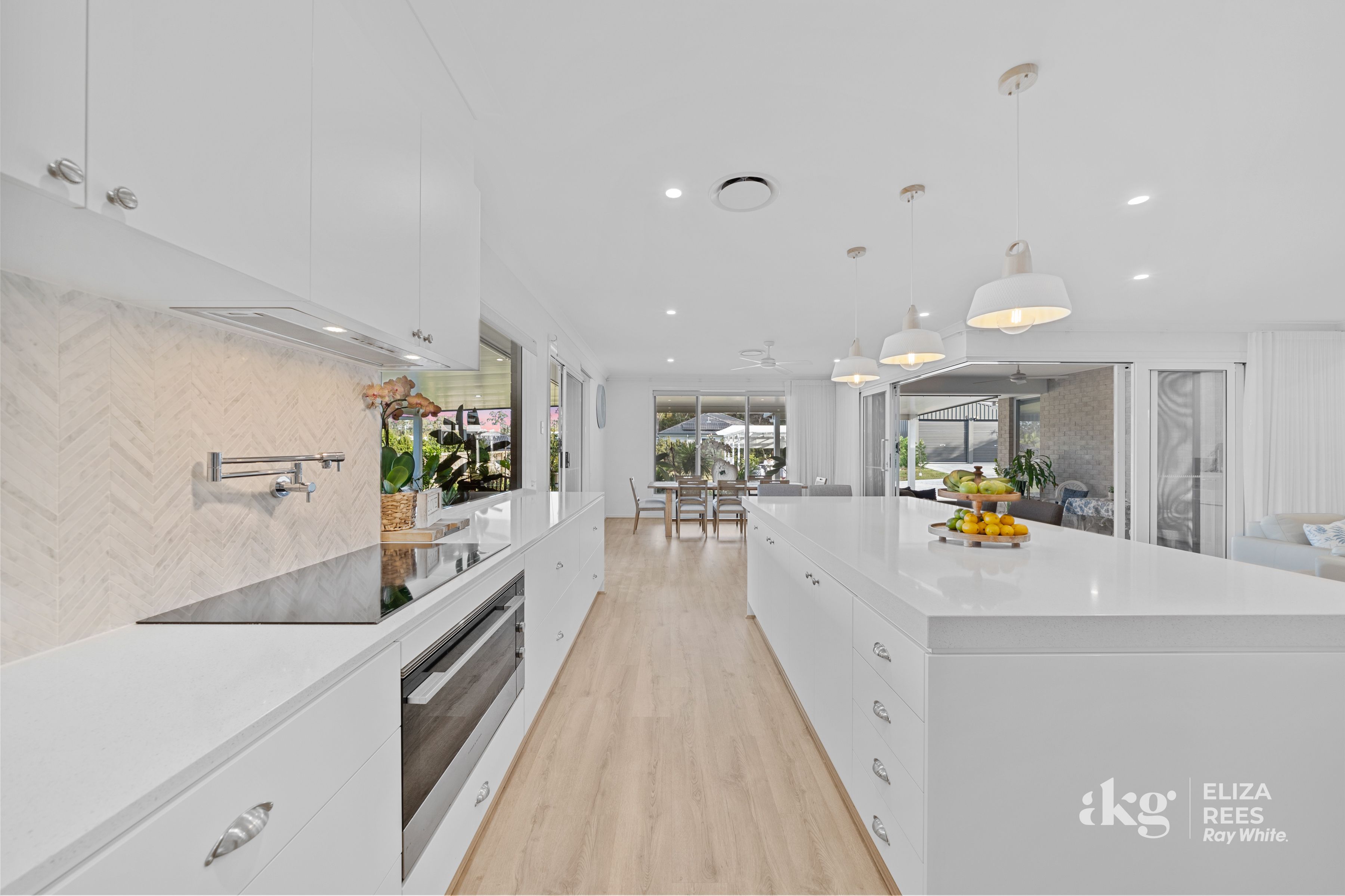 8-10 Hibiscus Place — photo 5 of 30