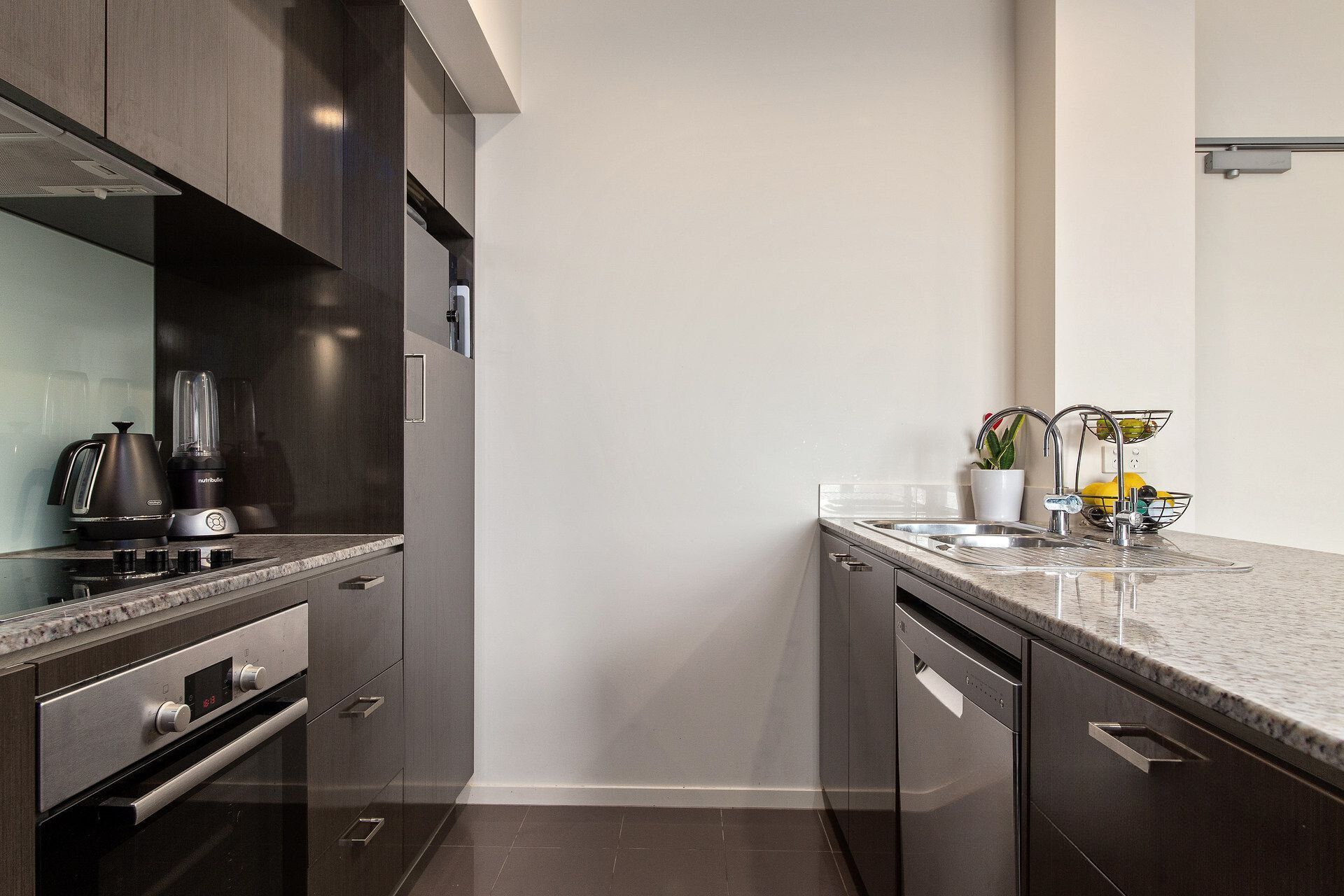 52/3 Homelea Court — photo 4 of 22