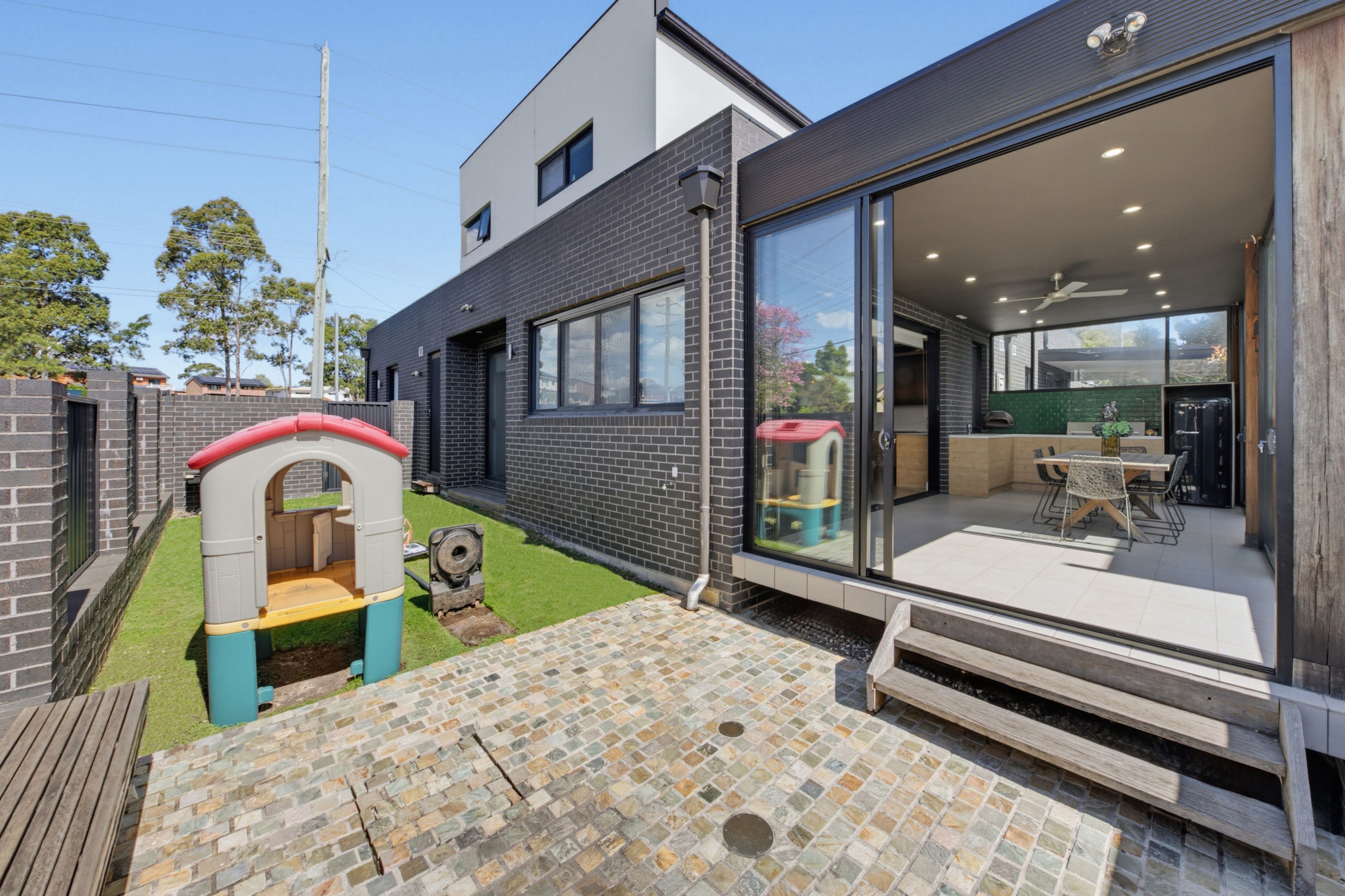2 Bruce Street — photo 6 of 12