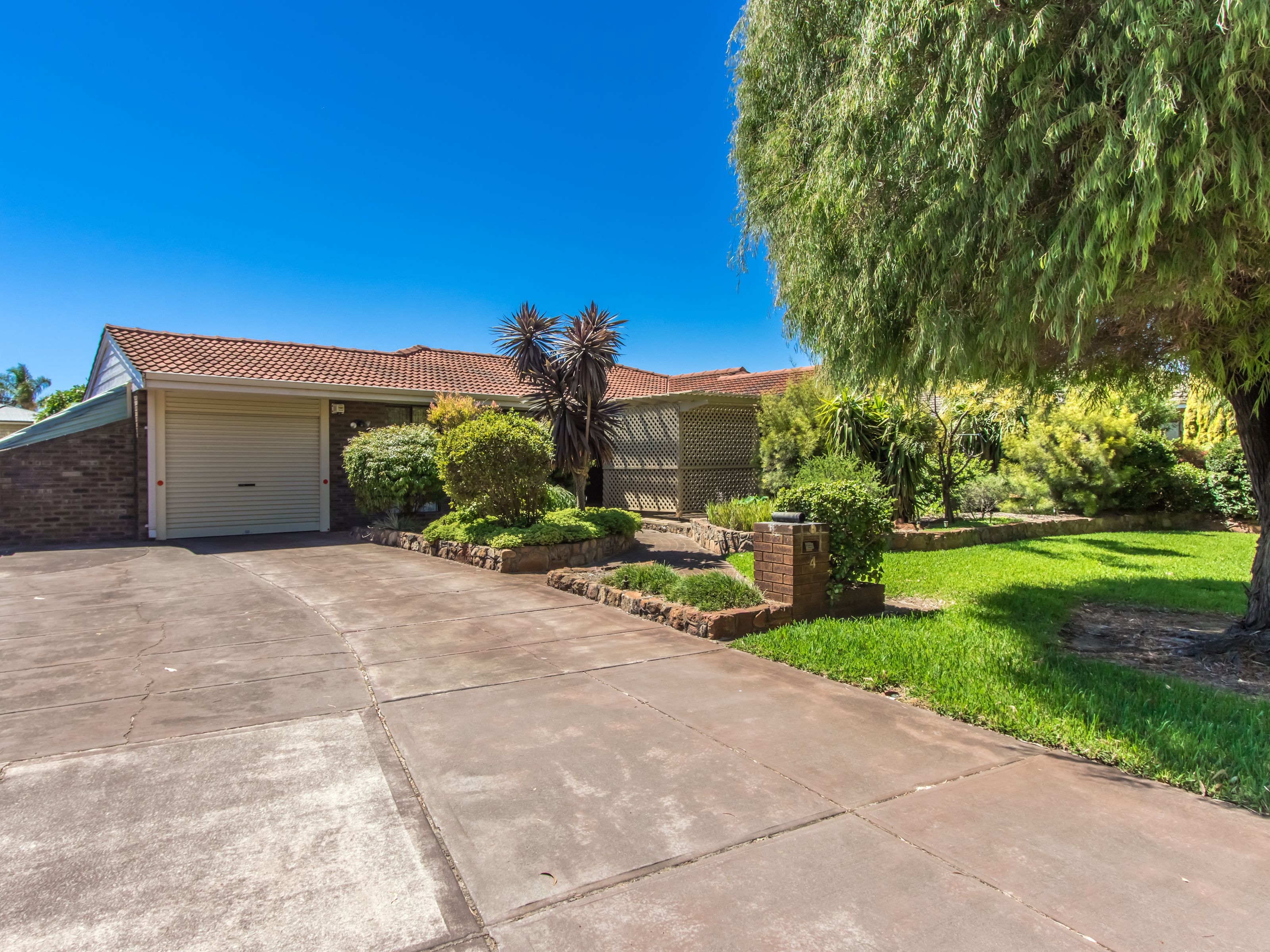 4 Casserley Road, Rockingham, WA 6168