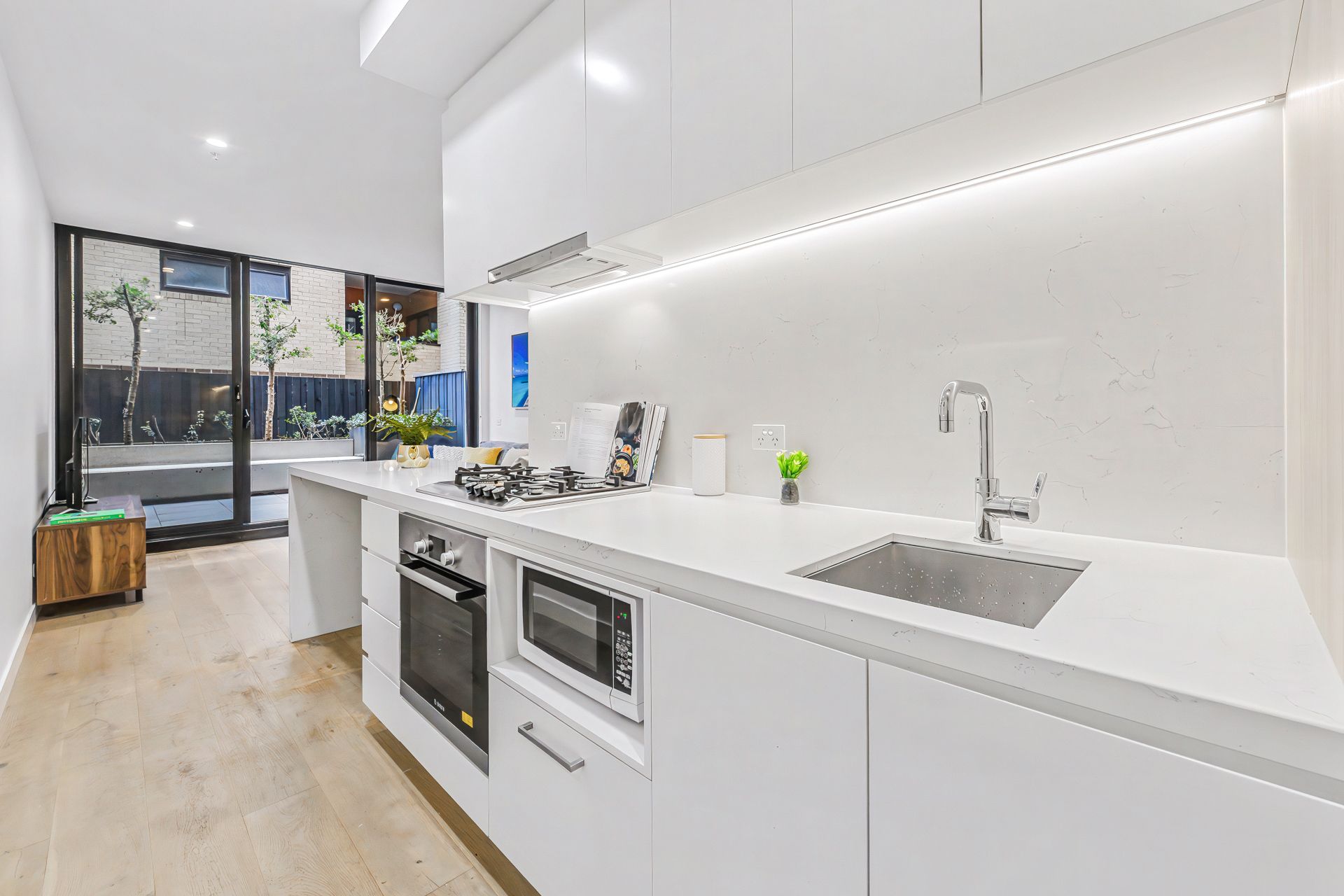 G03/15 Irving Avenue — photo 5 of 10