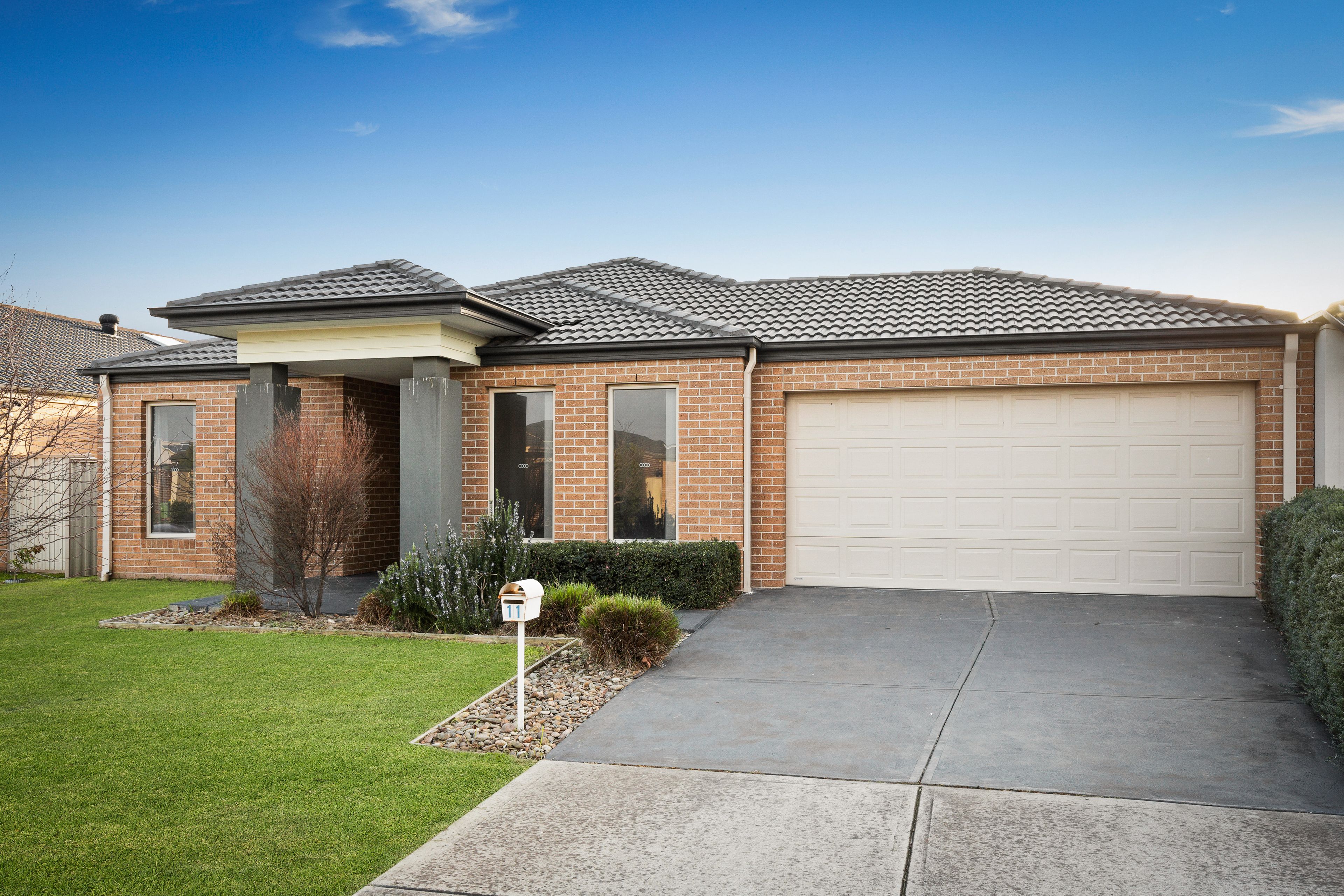 11 Farmdale Drive, Pakenham, VIC 3810