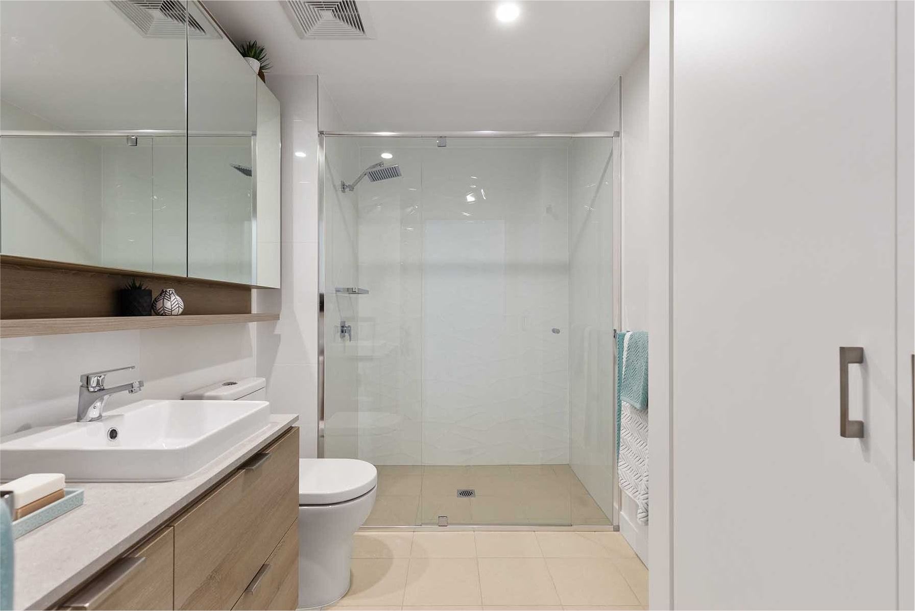 402/43 Ferry Road — photo 7 of 12