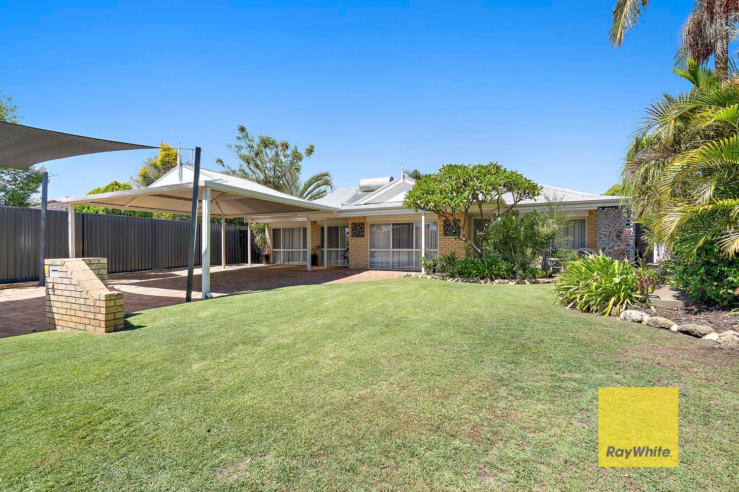 4 Lakesend Road, Thornlie, WA 6108