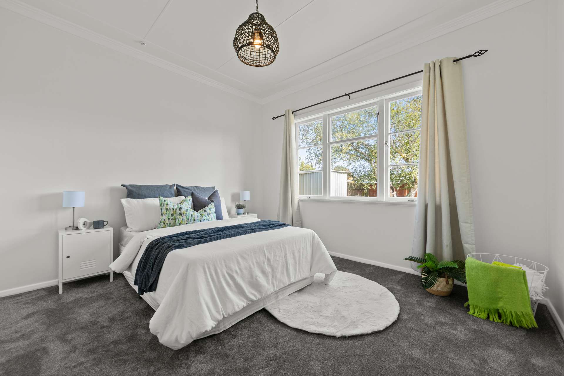 327 Botanical Road photo 8