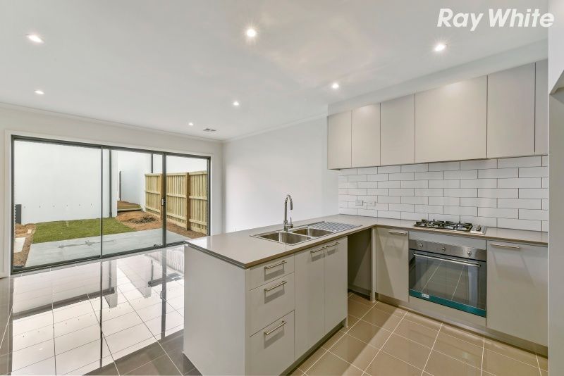 16 Mulberry Walk, WANTIRNA SOUTH, VIC 3152